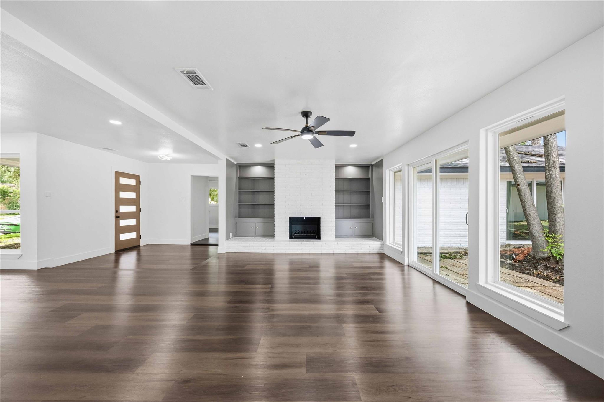5446 Loch Lomond Drive — photo