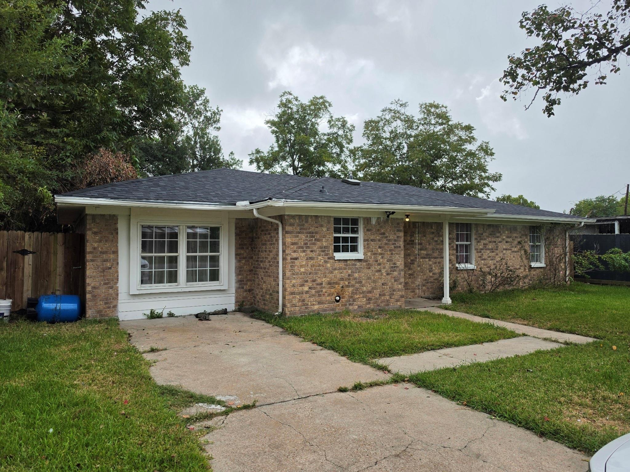 13018 Breezeway Street — photo
