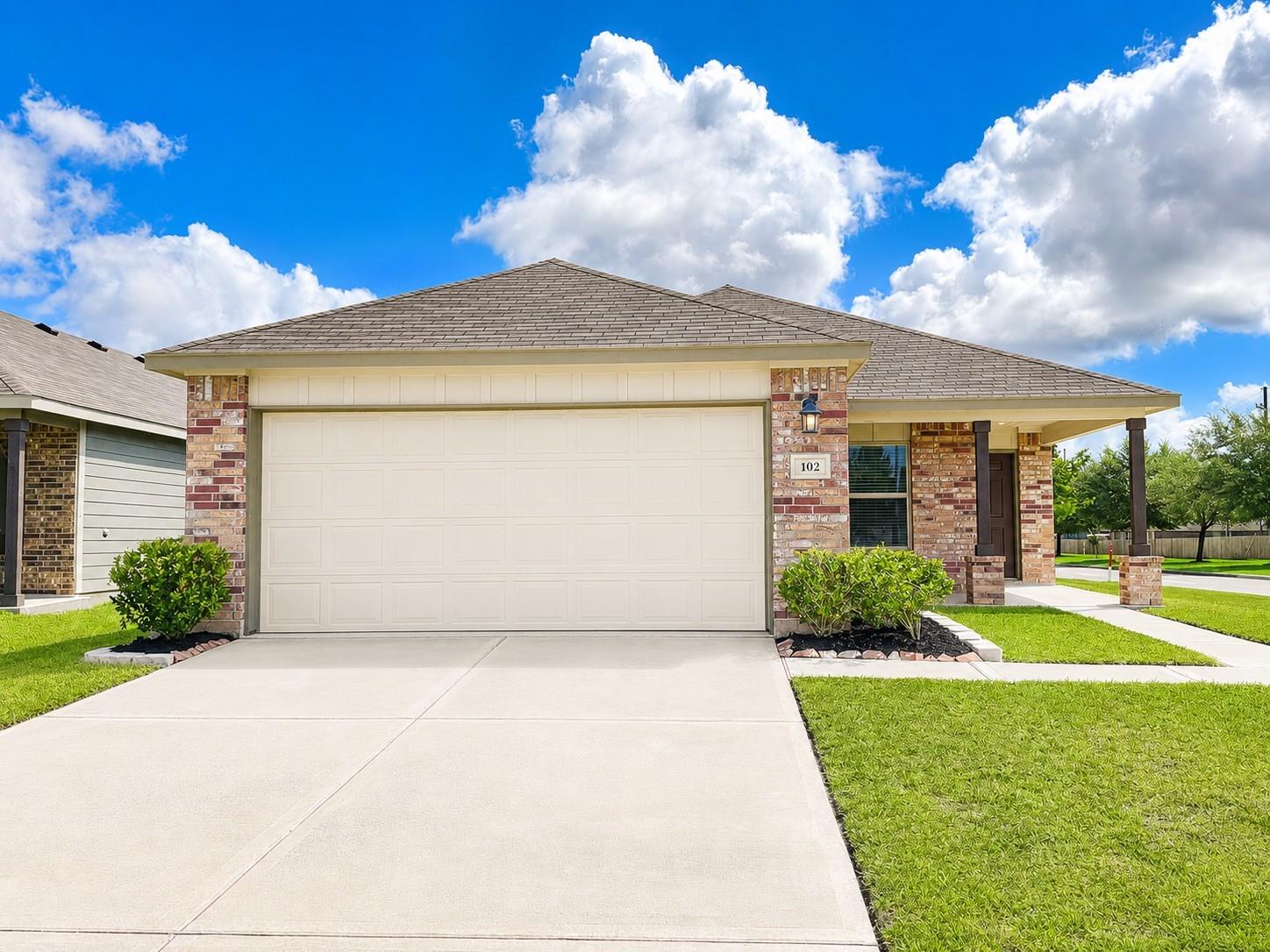 102 Bellewood Manor Drive — photo