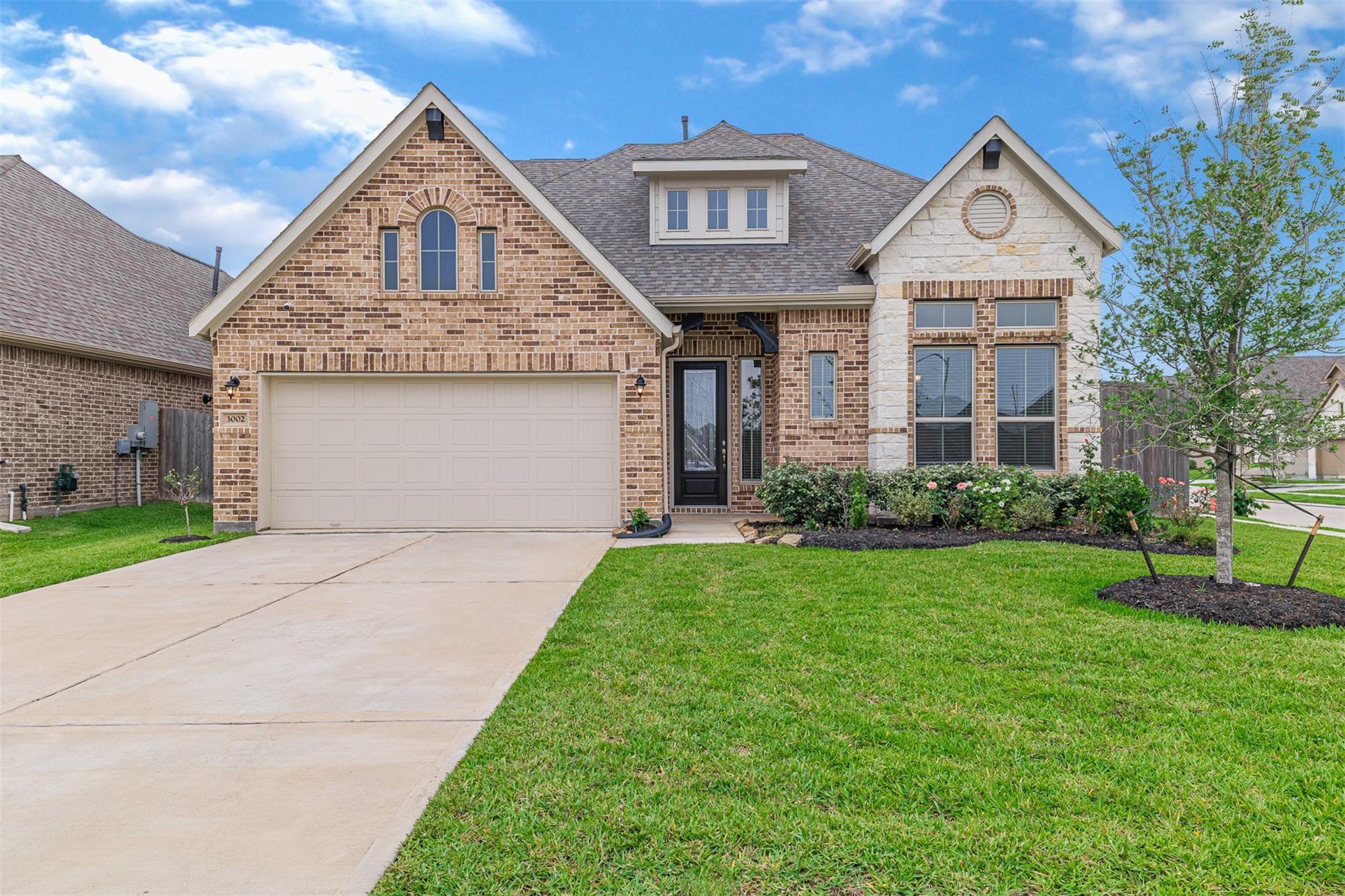 3002 Roberta Sue Drive — photo