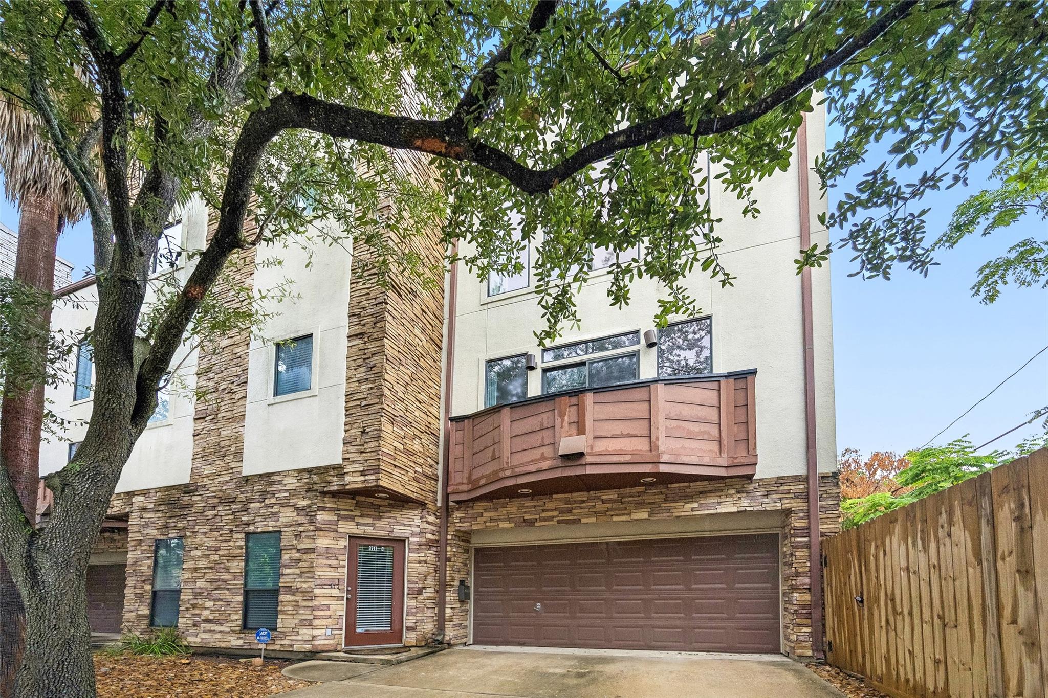 3717 Stanford Street #C — photo