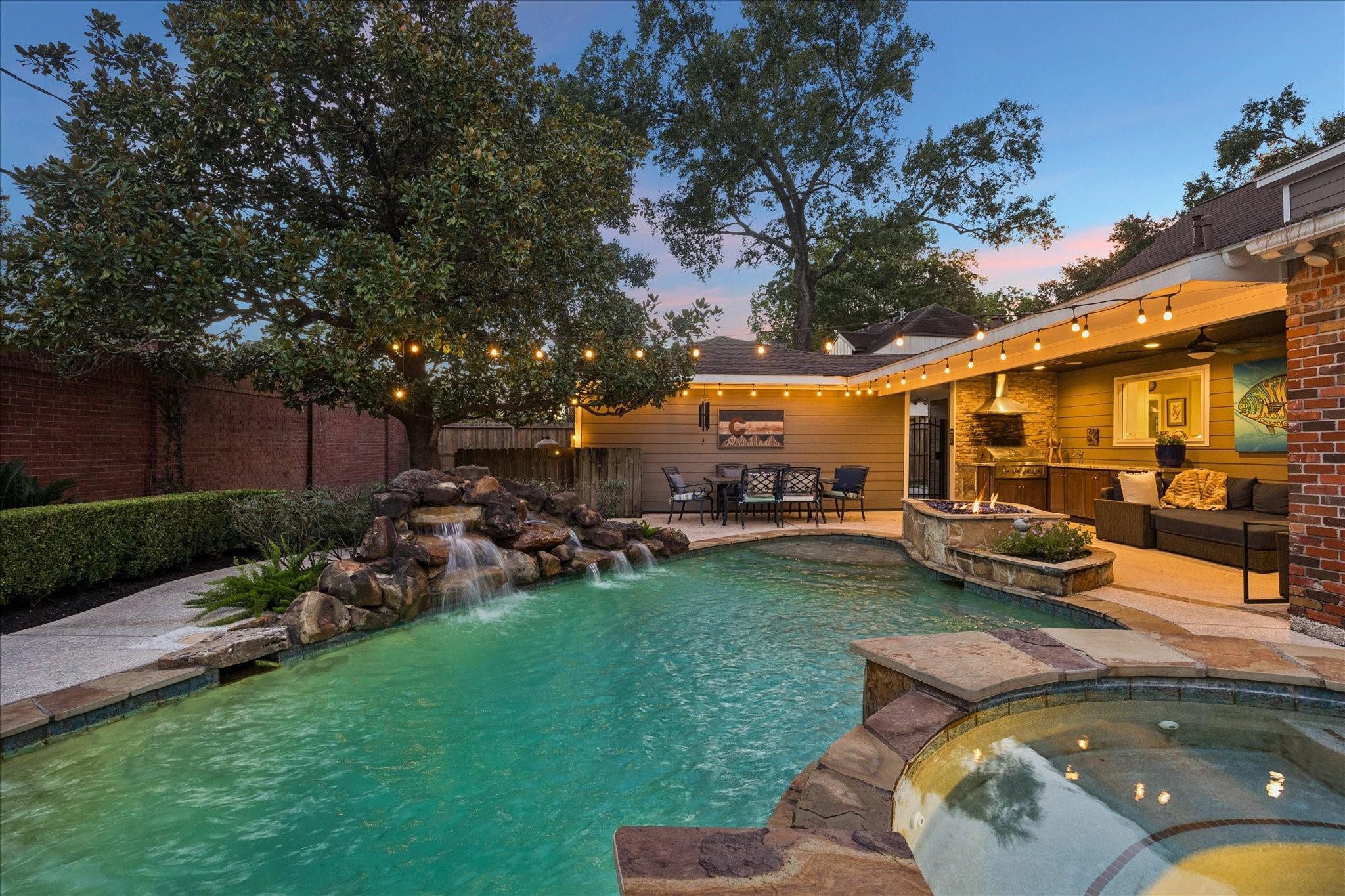13723 Taylorcrest Road — photo