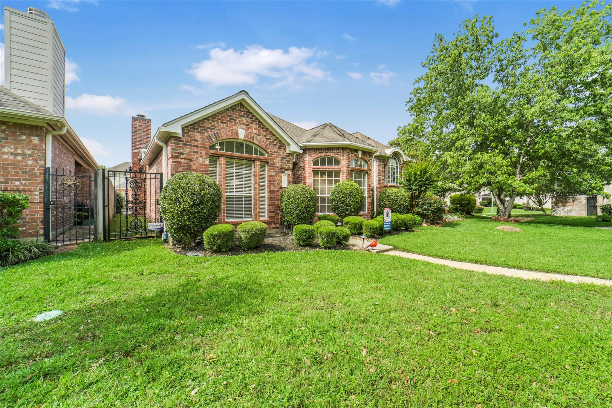 6885 Tournament Drive — photo