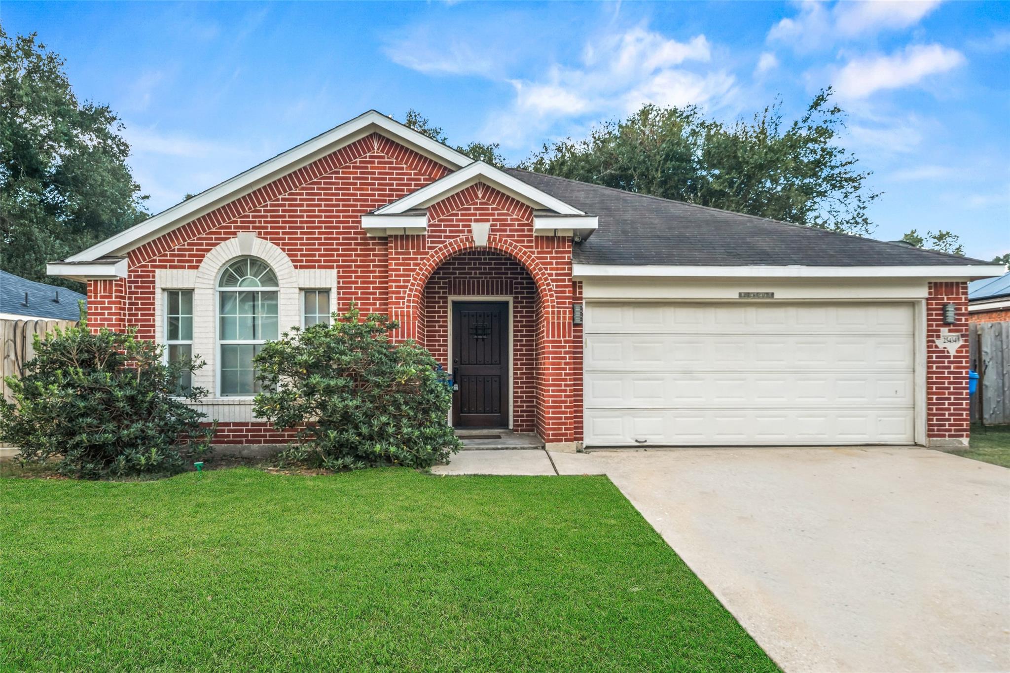 25434 Cedar Lane — photo