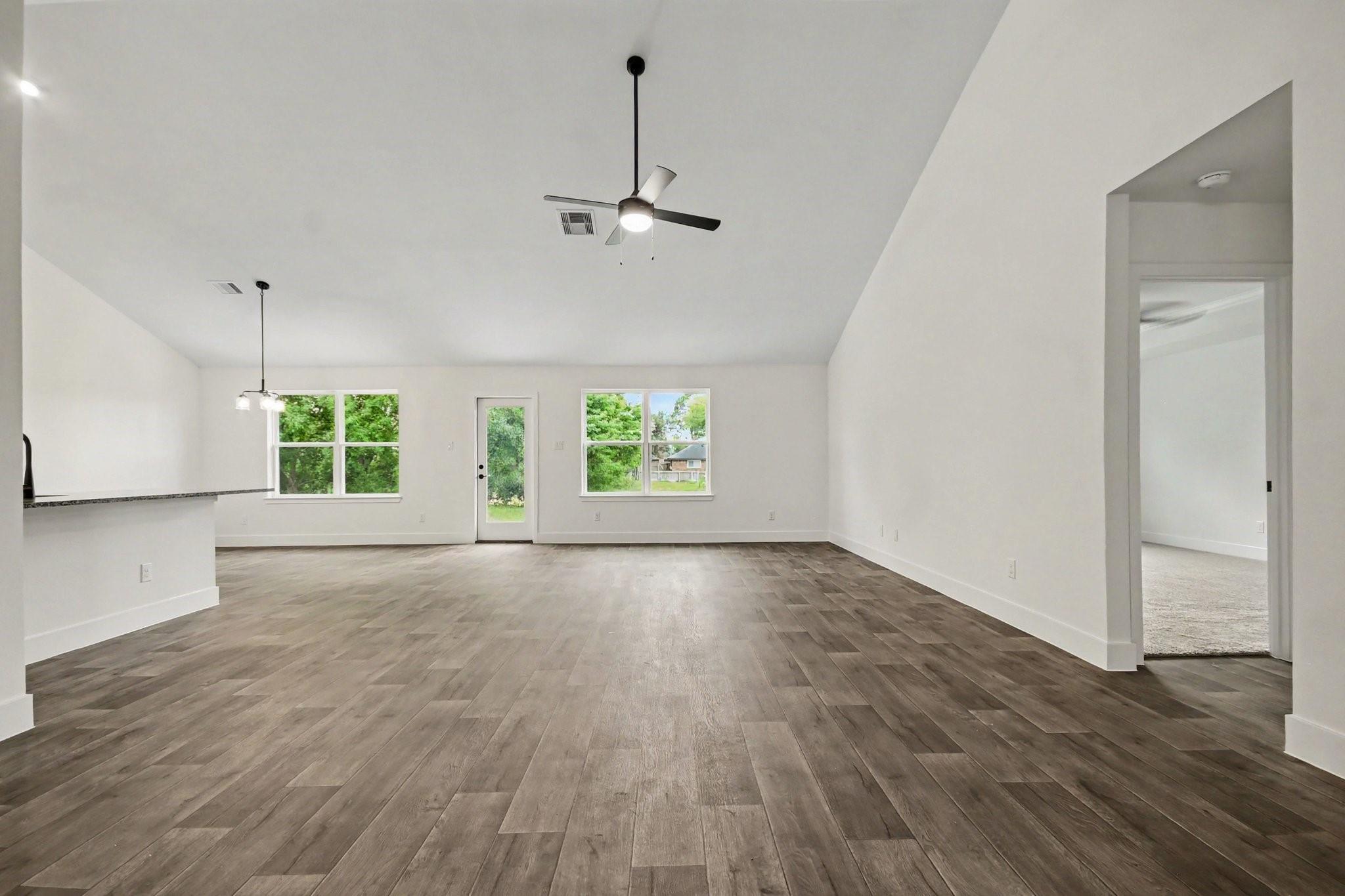 2 Keystone Court, Angleton, TX 77515 — photo 2