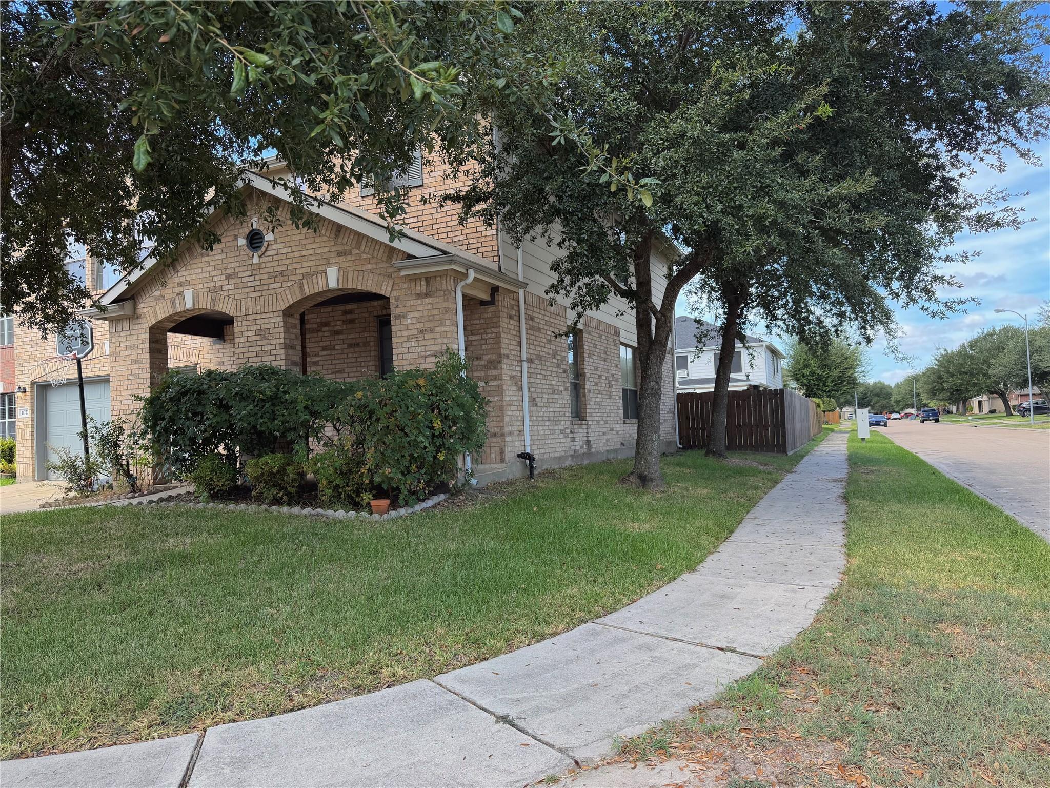 11723 Petal Court — photo