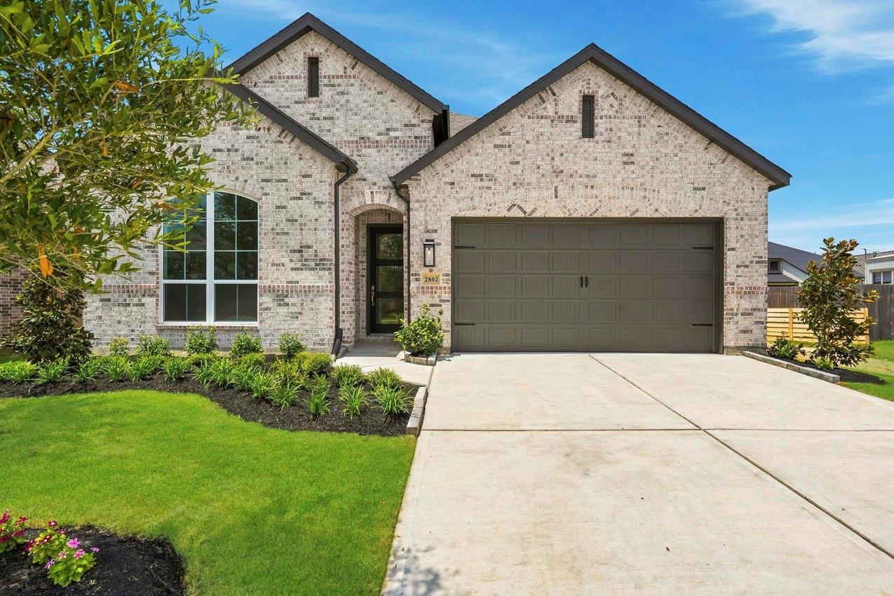 2802 Peach Valley Road — photo