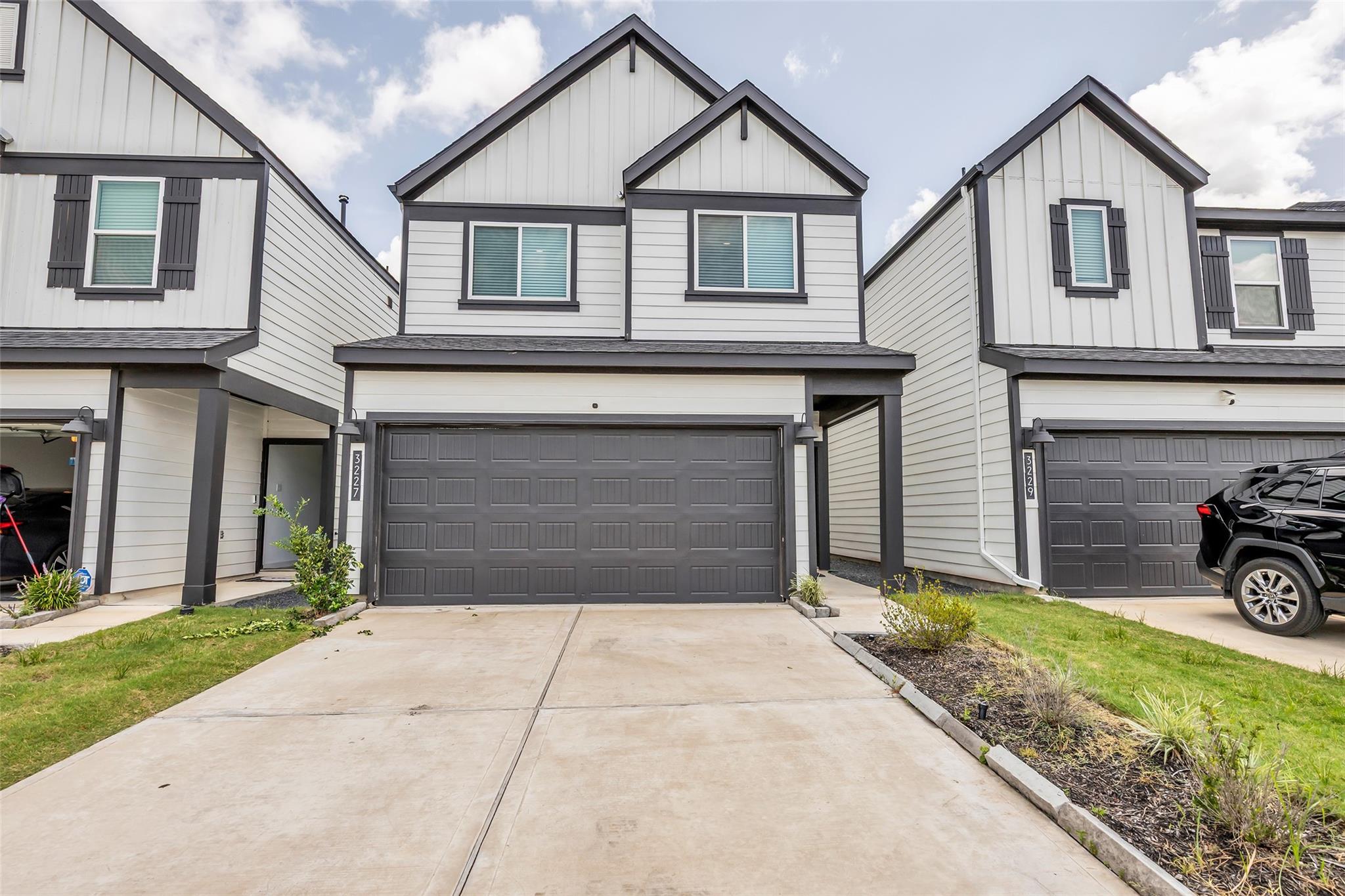 3227 Creston Gate Drive — photo