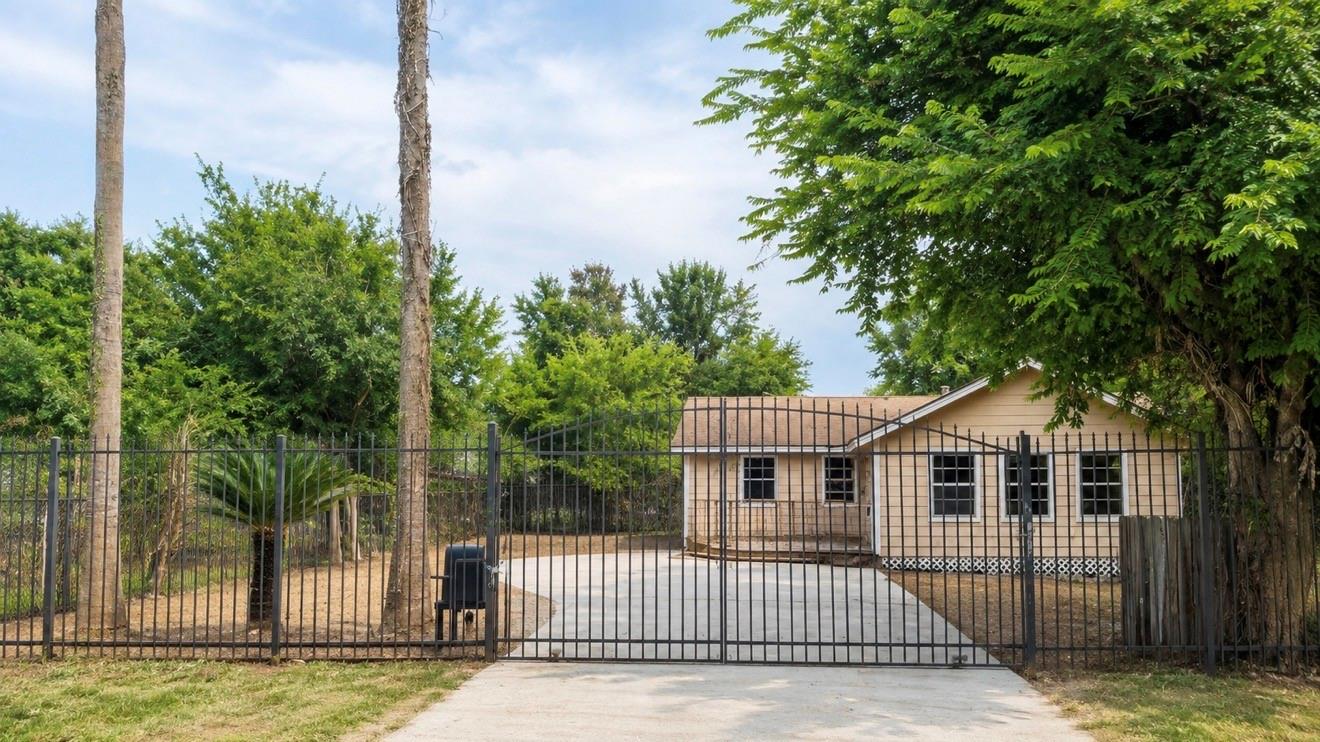 14045 Corpus Christi Street — photo