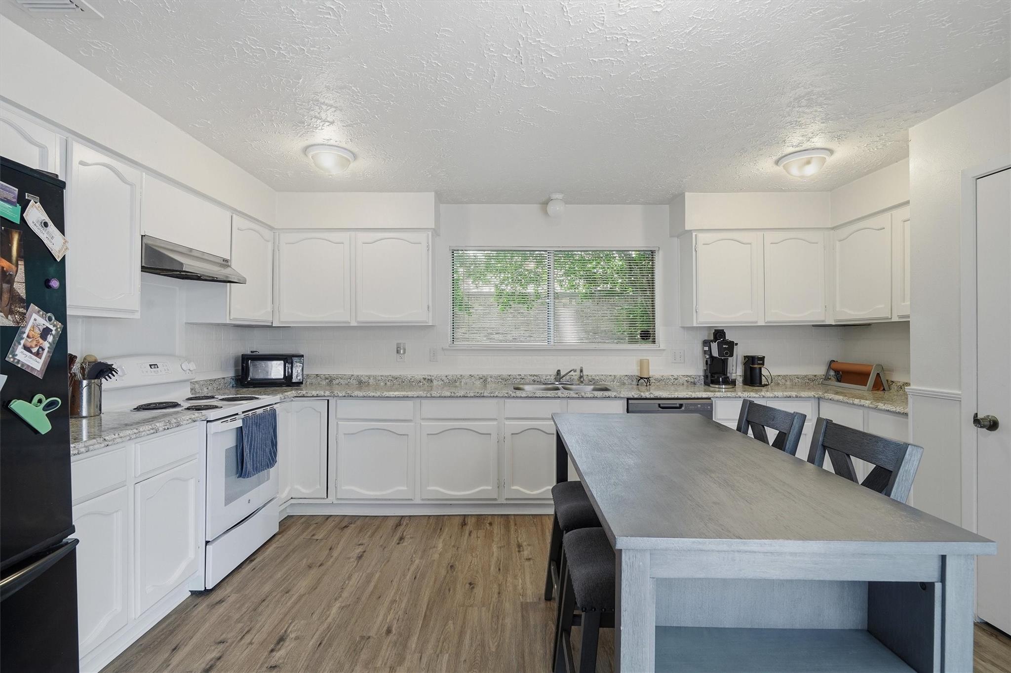 16131 Highlander Drive — photo