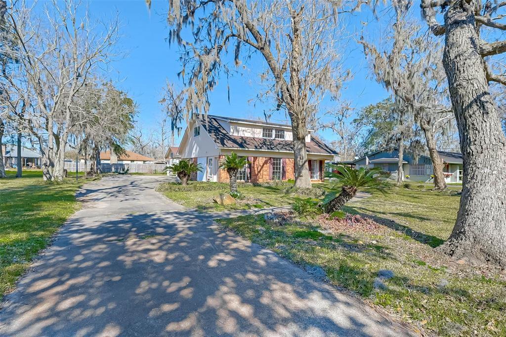 444 Southern Oaks Drive — photo