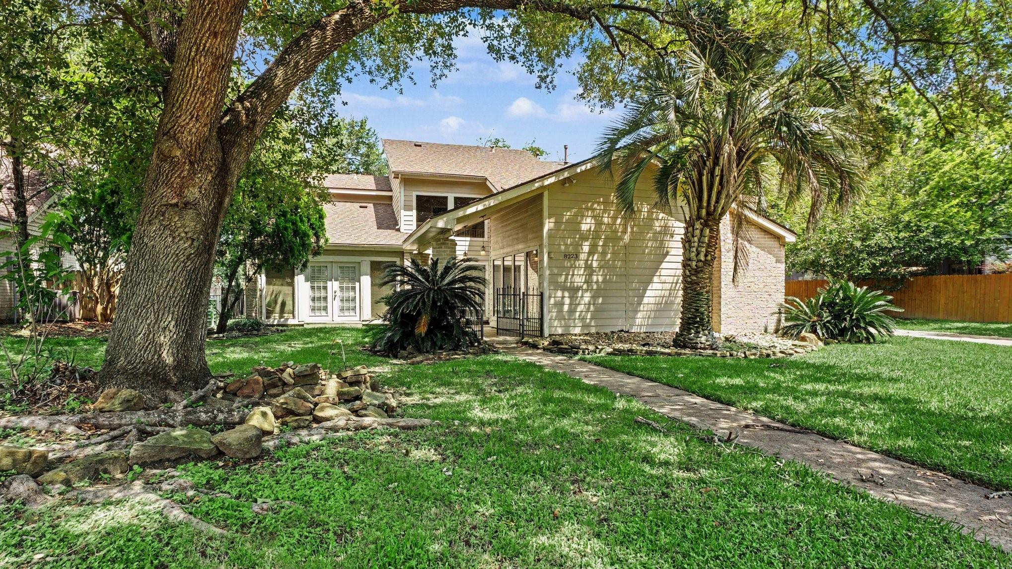 8223 Magnolia Glen Drive — photo