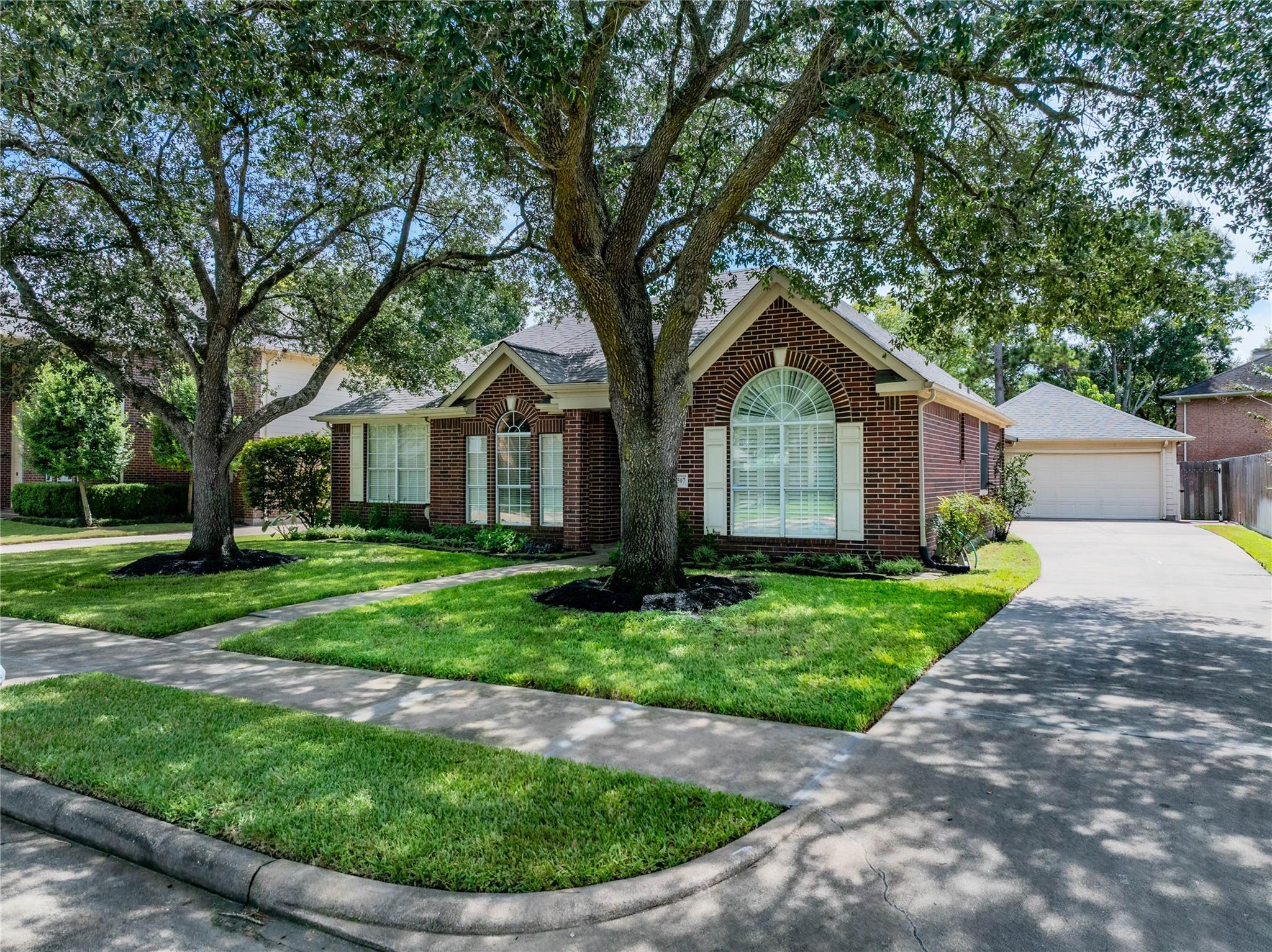 22507 Wildwood Grove Drive — photo