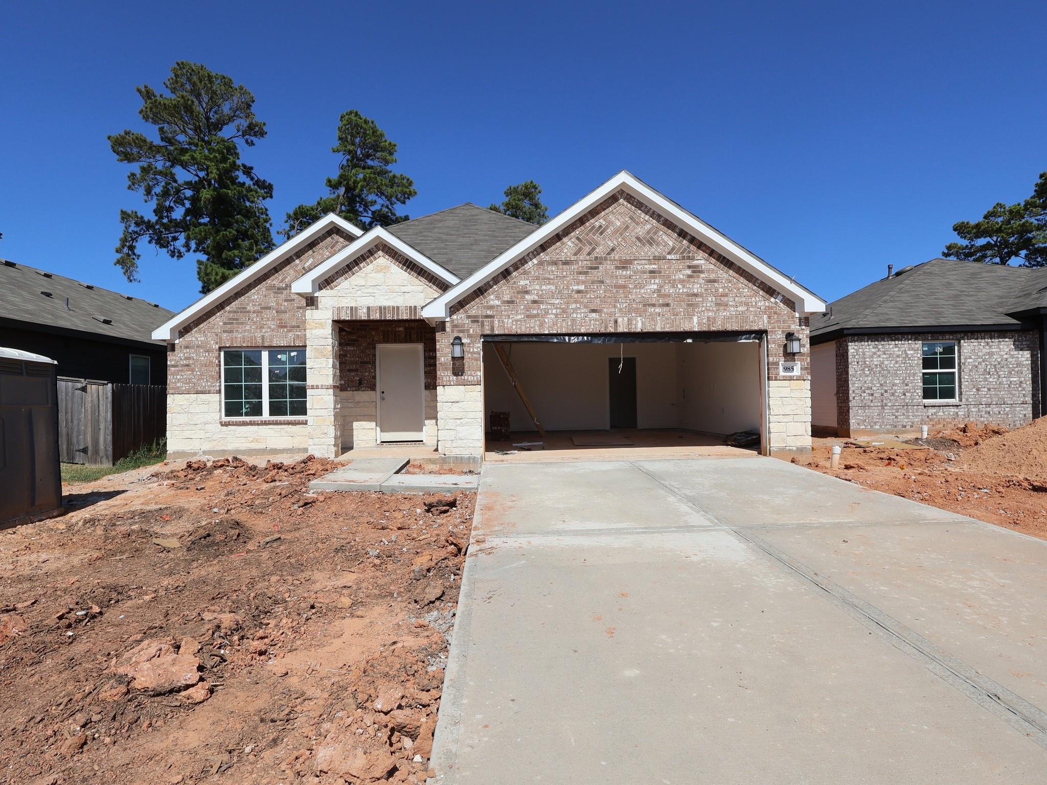 985 Garden Path Drive — photo