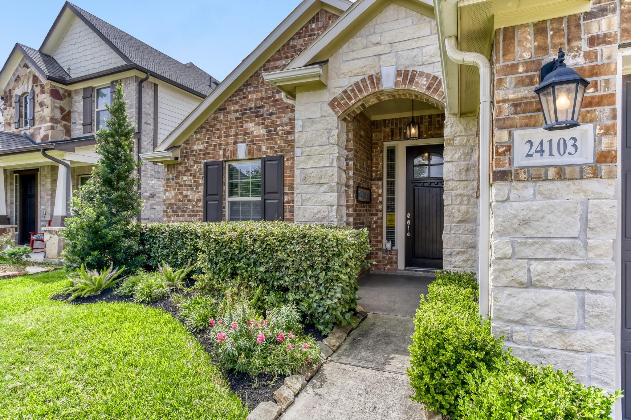 24103 Kingdom Isle Lane — photo