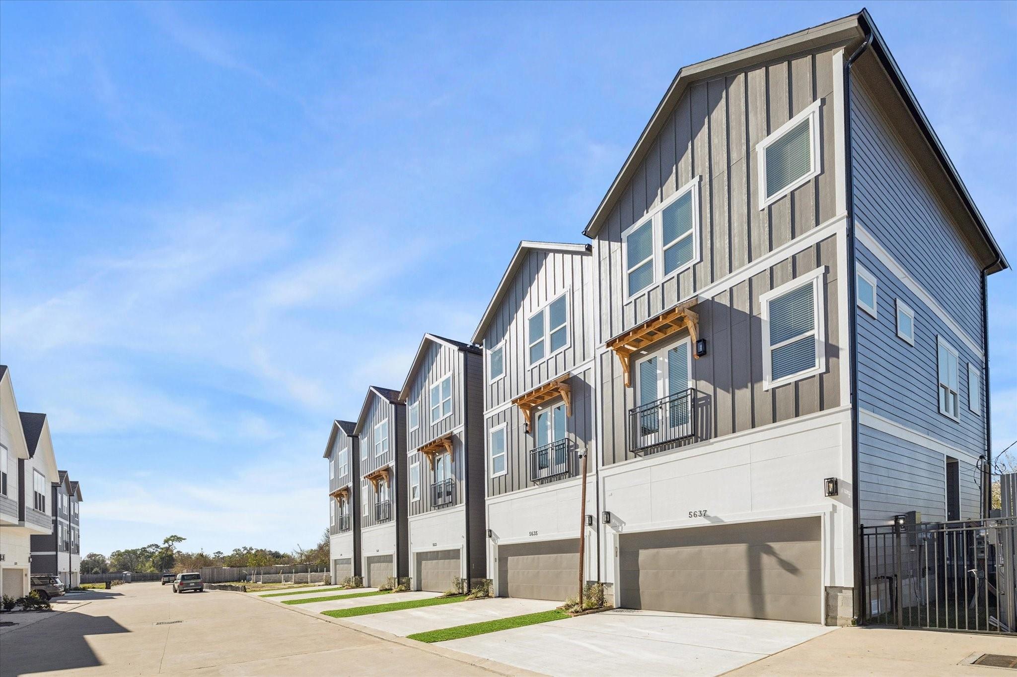 5610 Azores — photo