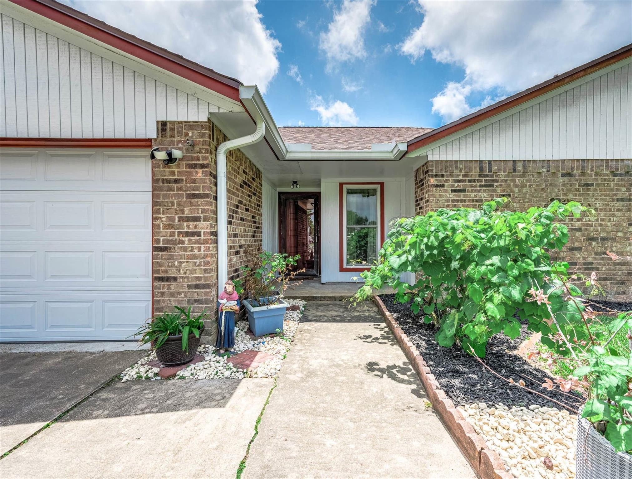 720 S Remington Drive — photo
