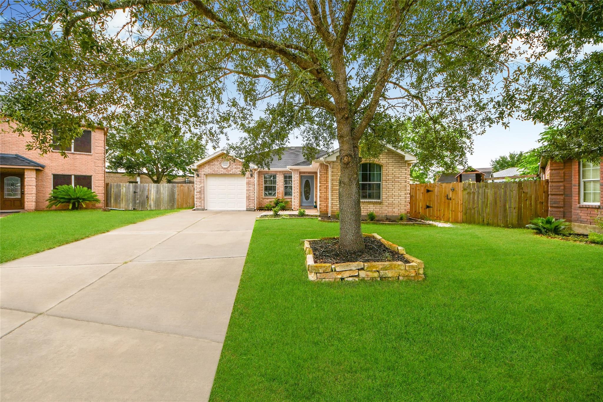 5519 Rio Sabinas Street, Rosharon, TX 77583 — photo 2