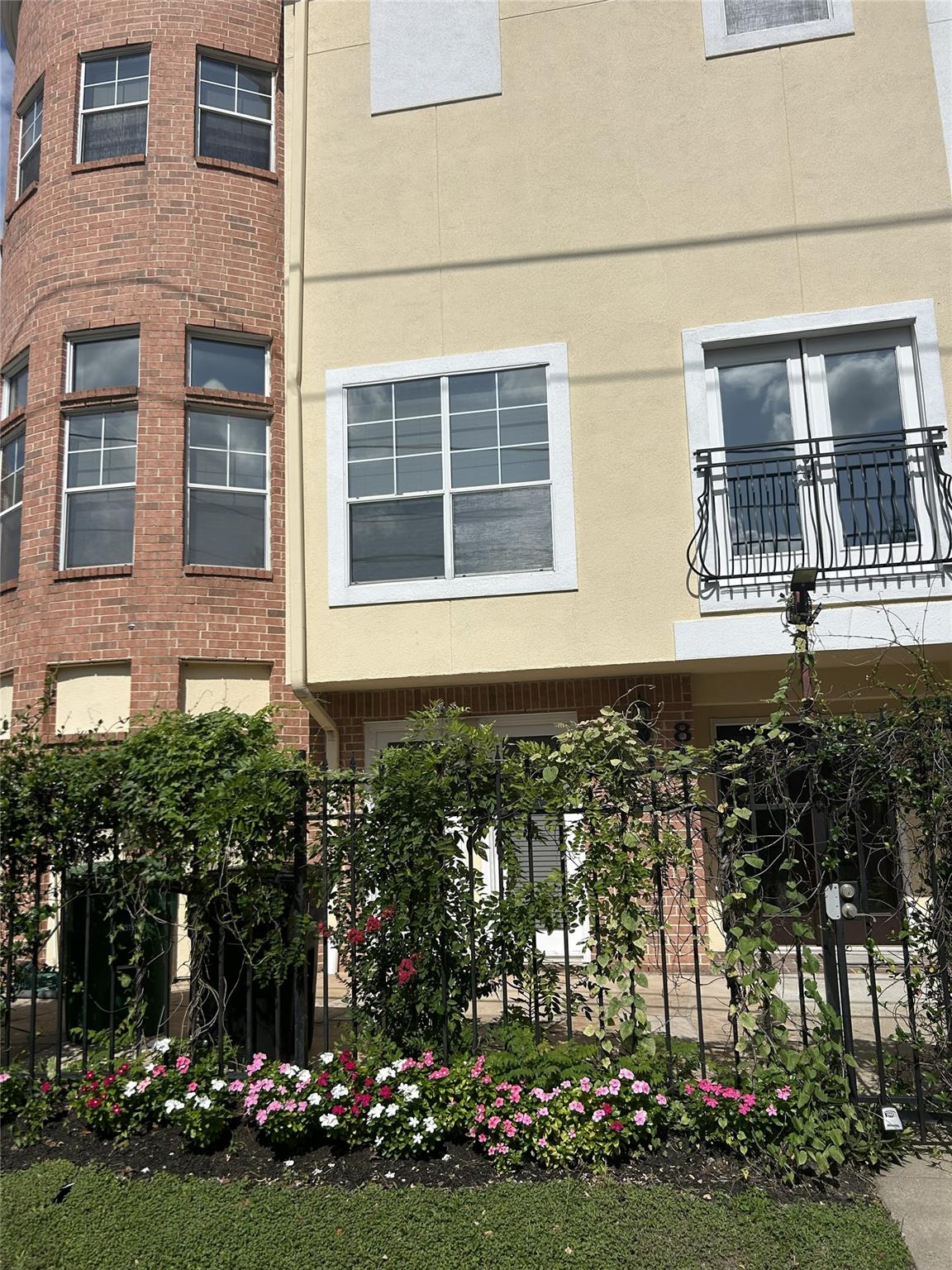 801 Knox Street — photo