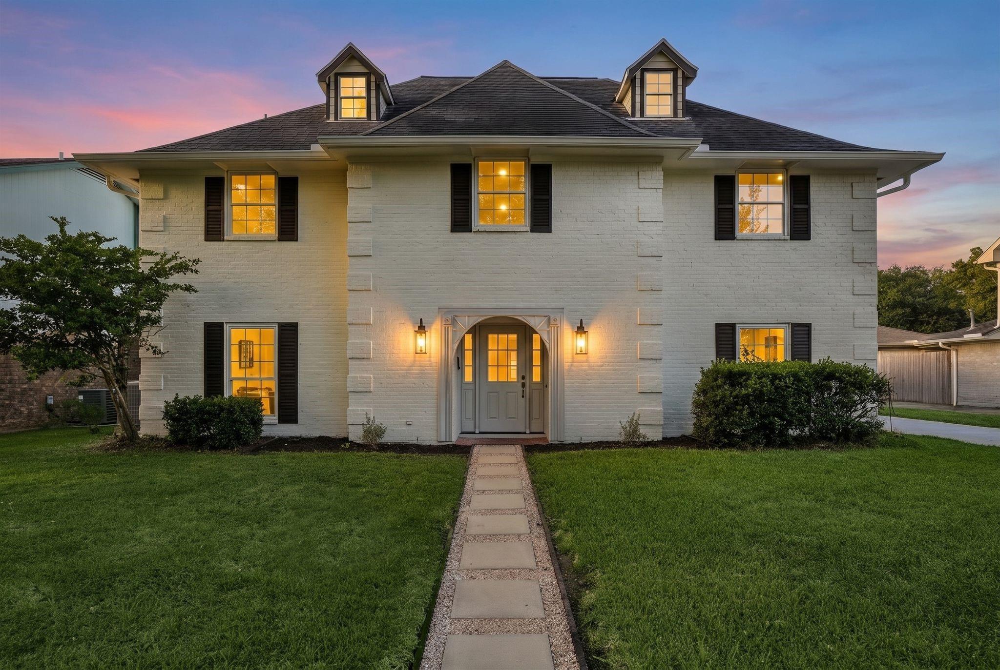 5030 Bayou Vista Drive — photo
