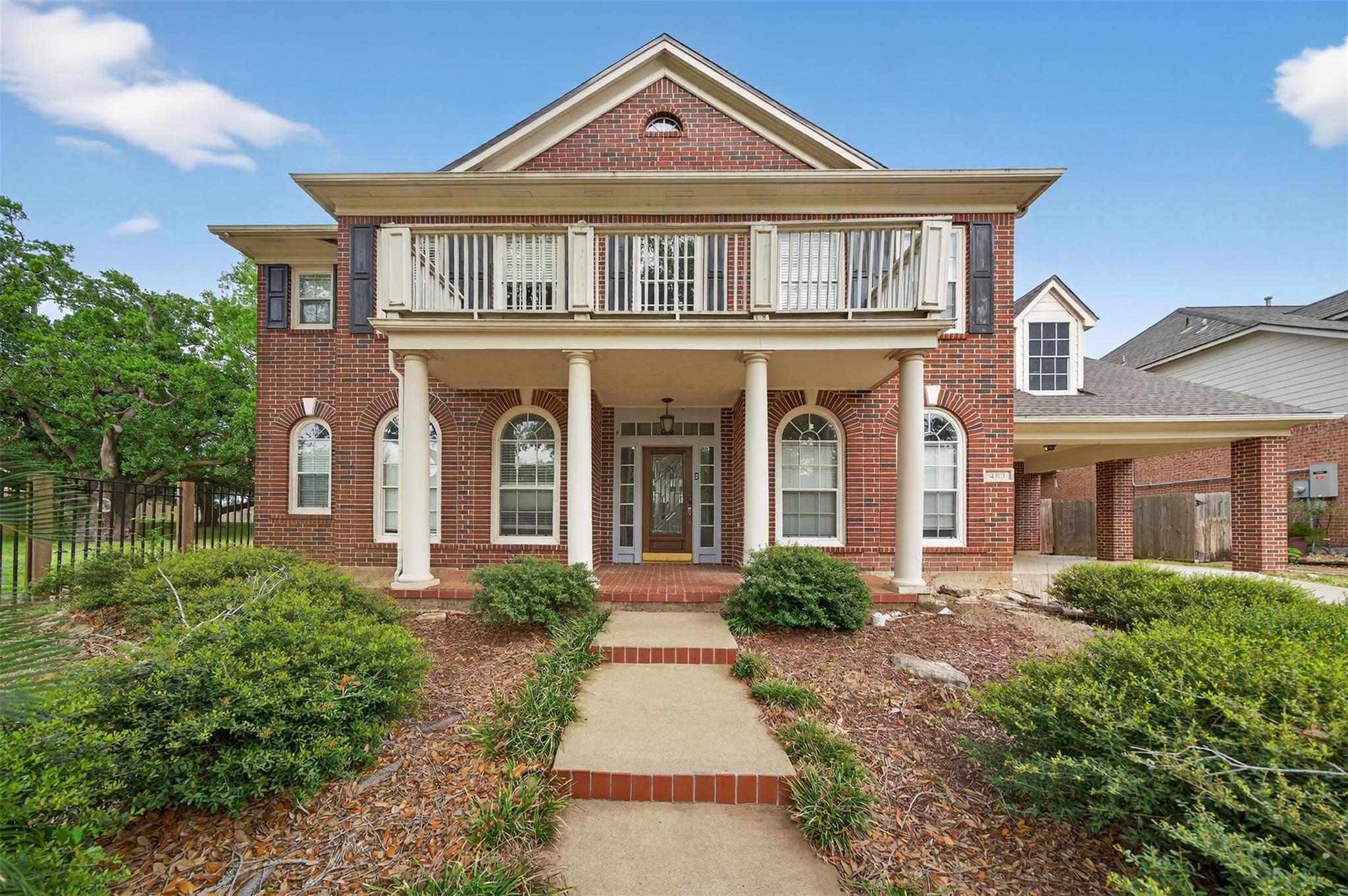 4319 Oak Forest Drive — photo