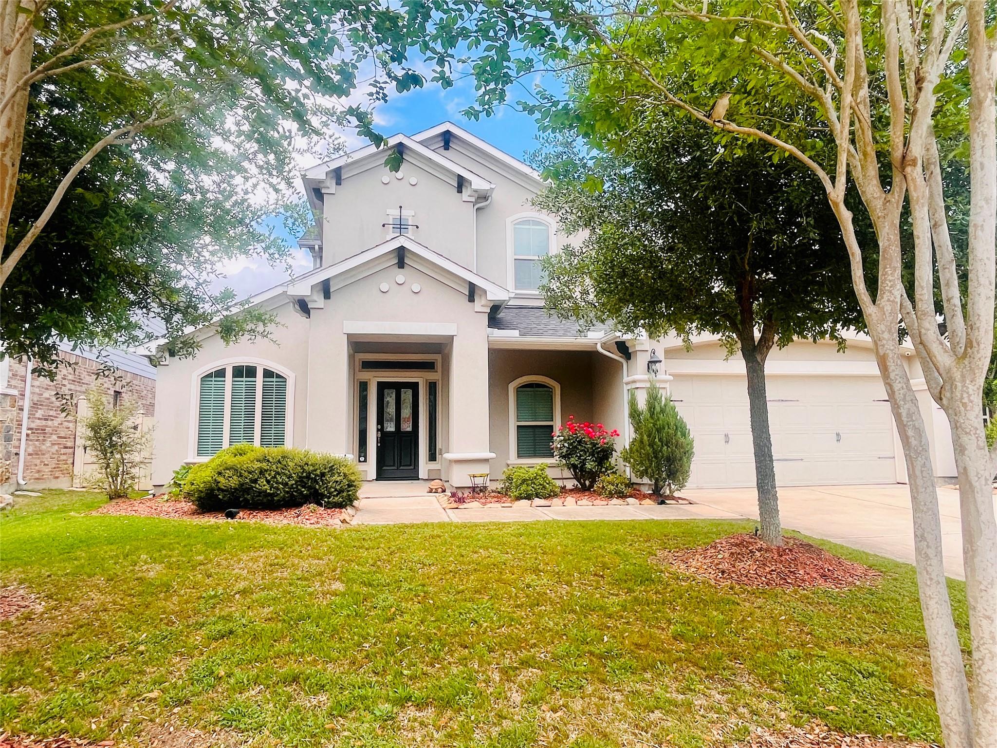 127 Round Lake Dr — photo