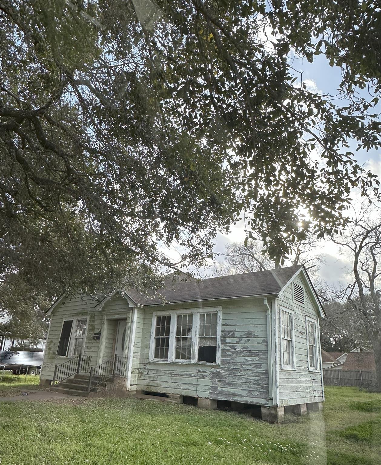 1108 Macarthur Street — photo