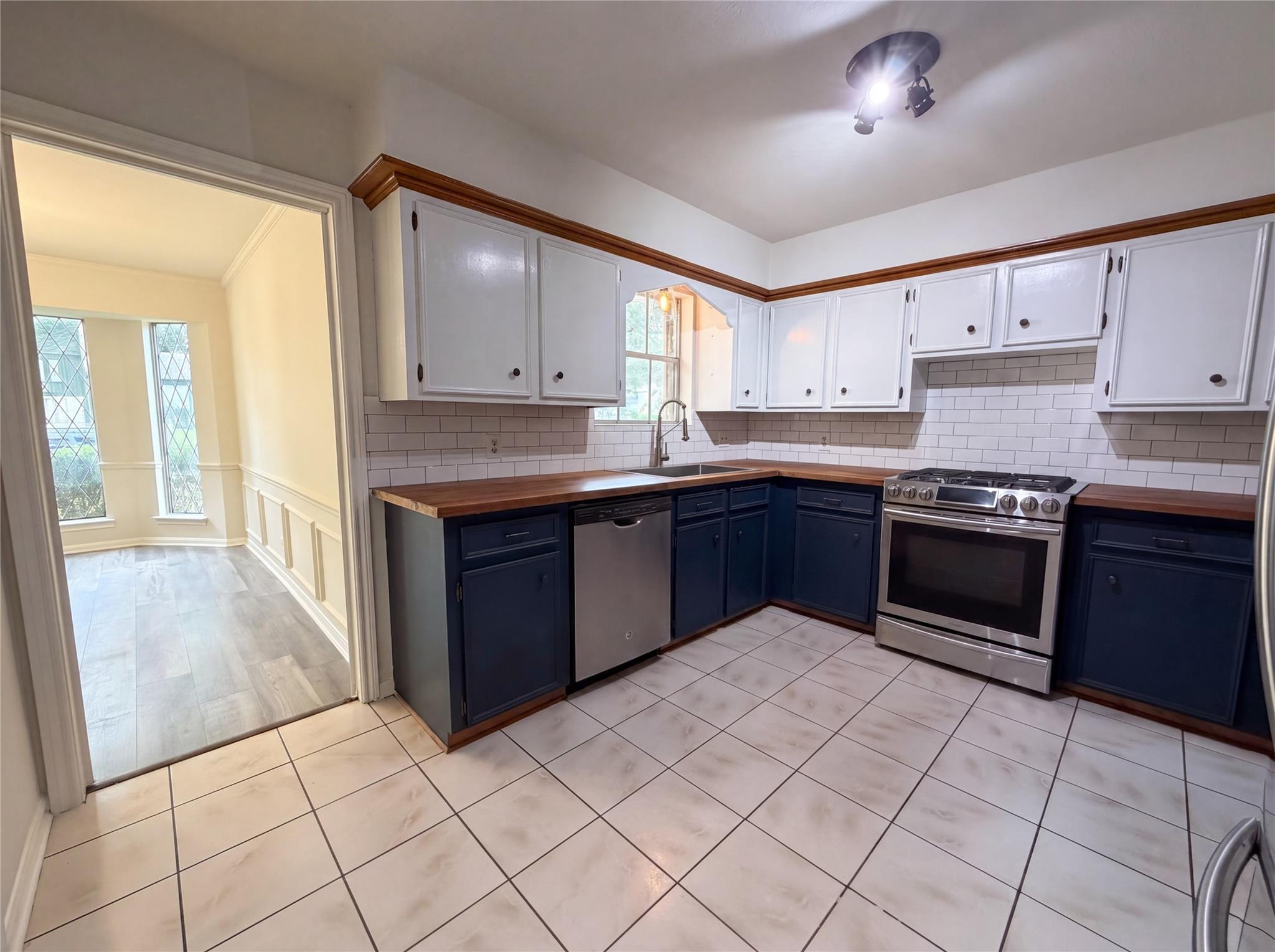 17518 Rustington Drive, Spring, TX 77379 — photo 2