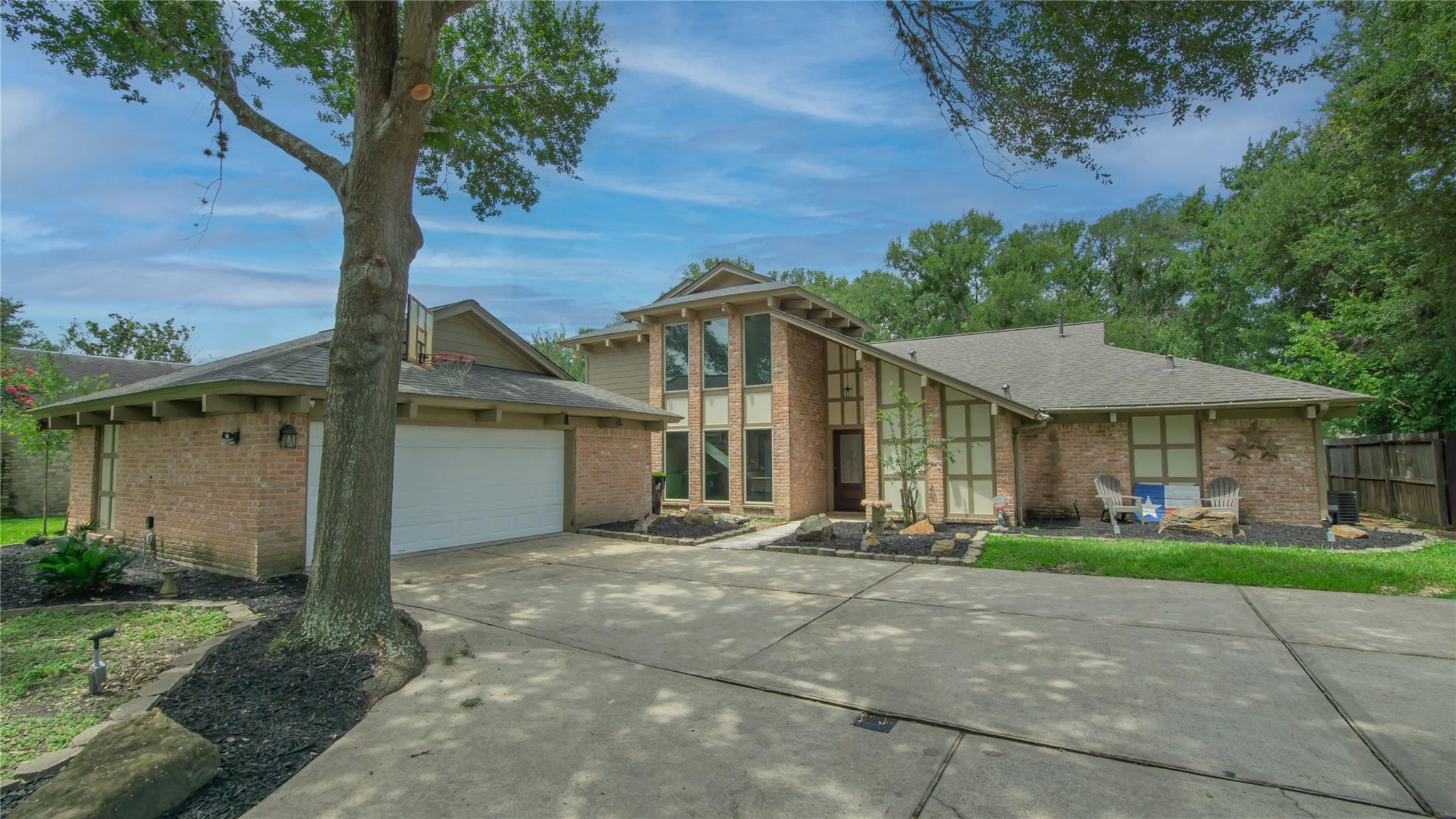 3406 Deerwood Lane — photo
