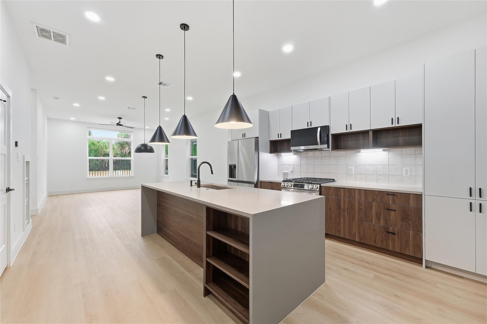 3411 Stonewall Street — photo