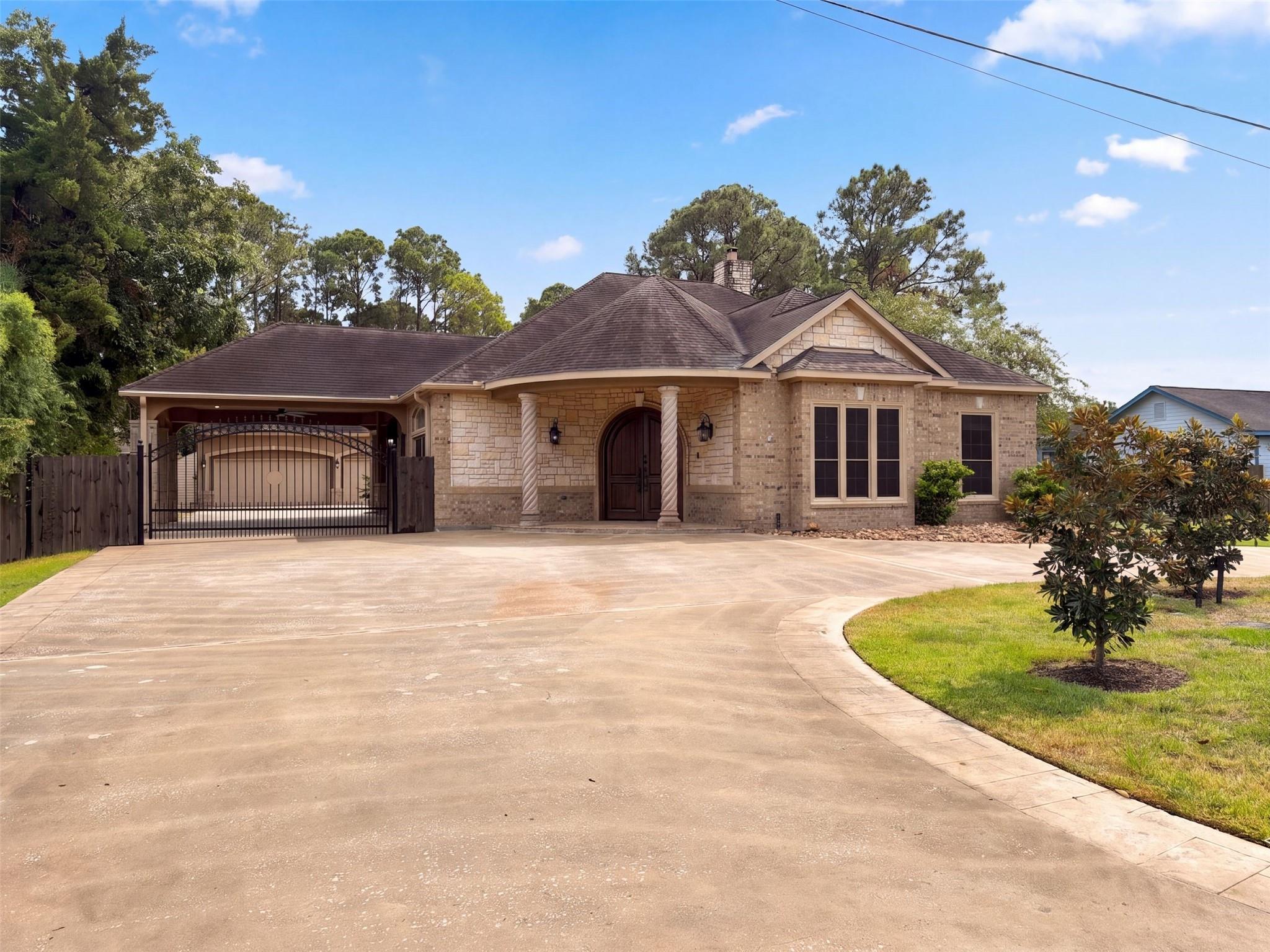 1005 Lewis Drive — photo