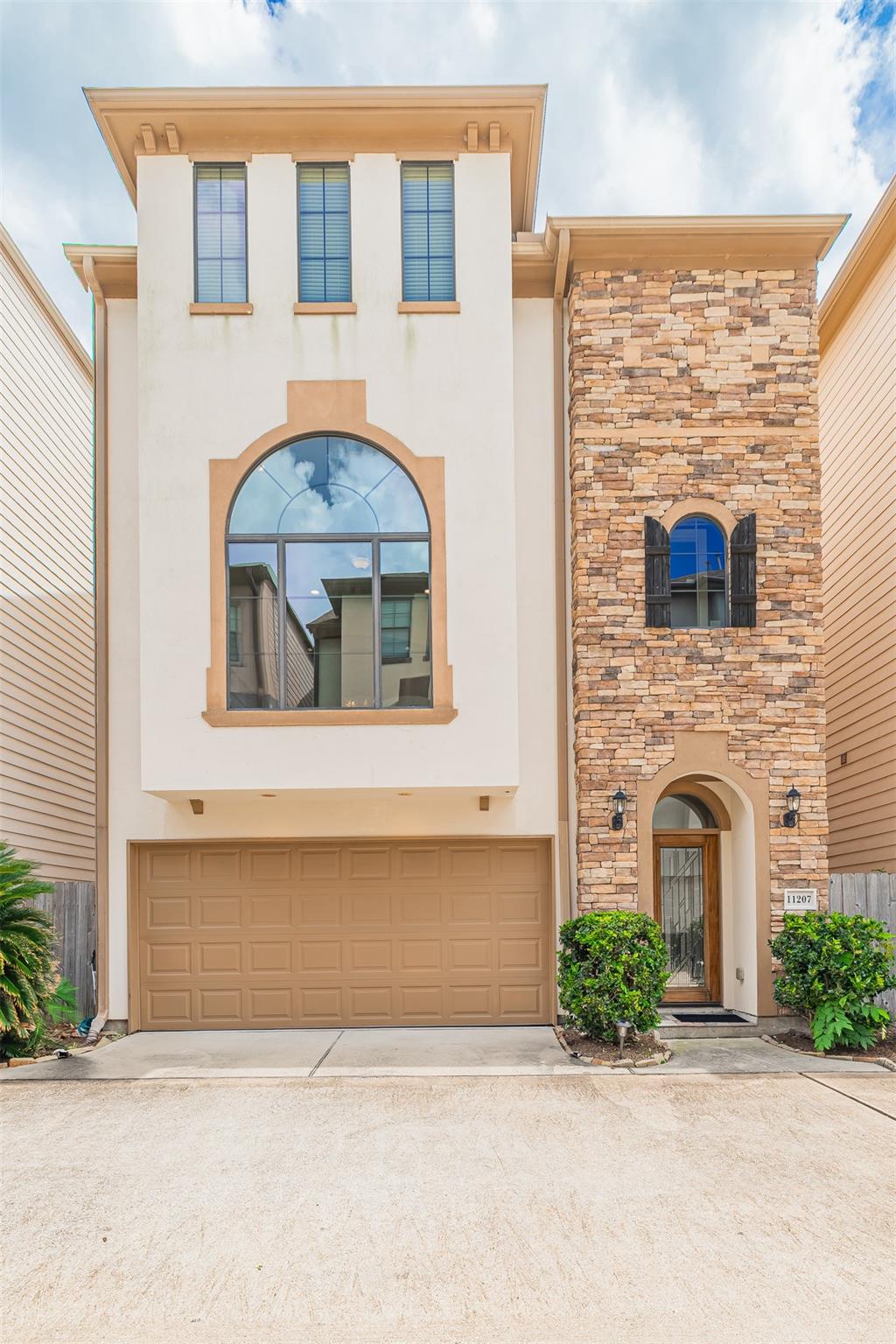 11207 Tramonto Drive — photo