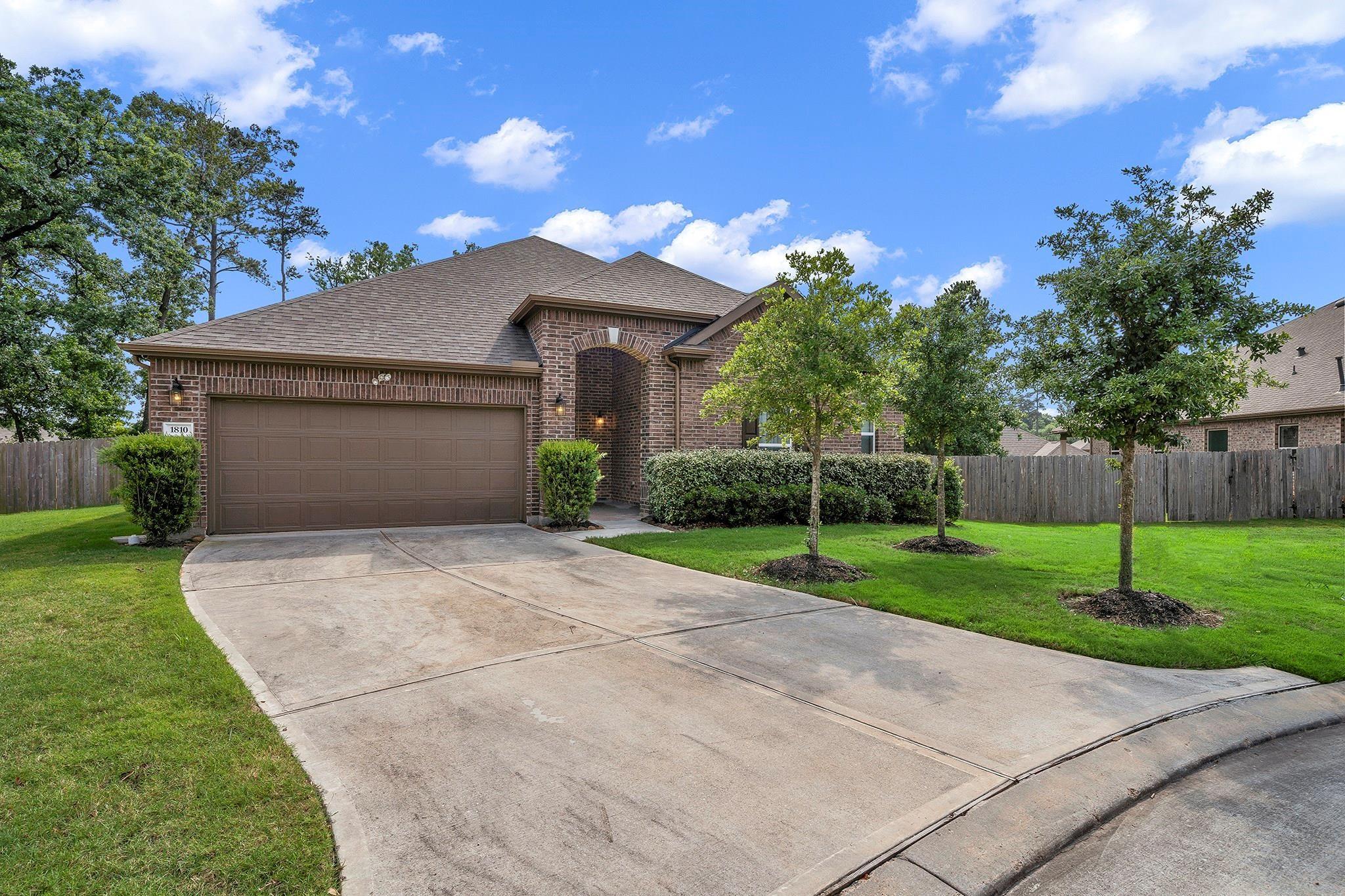 1810 Daly Way — photo