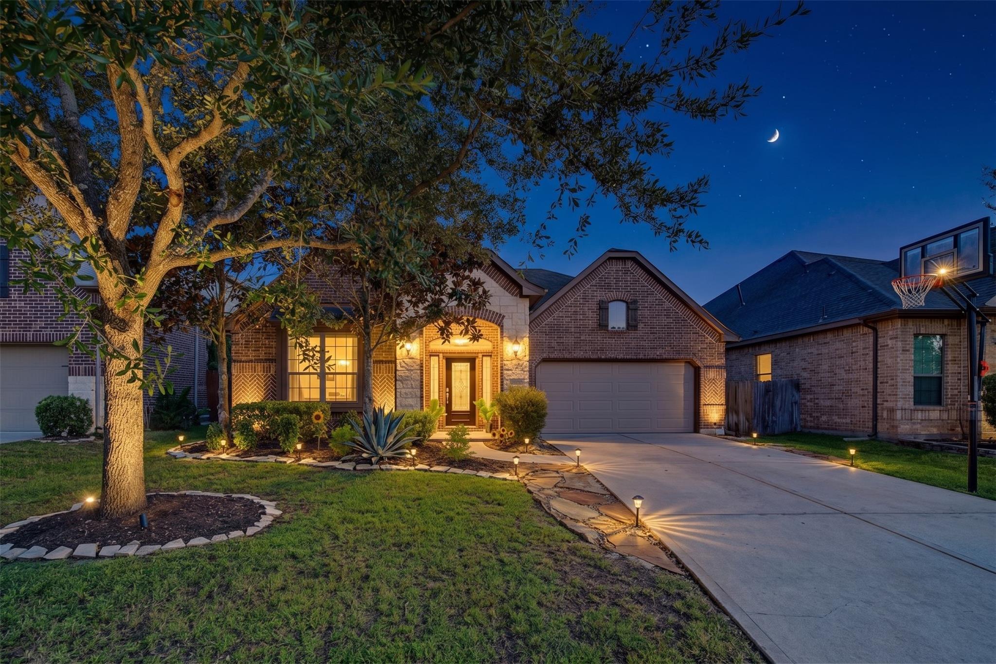 6723 Sotoria Lane — photo
