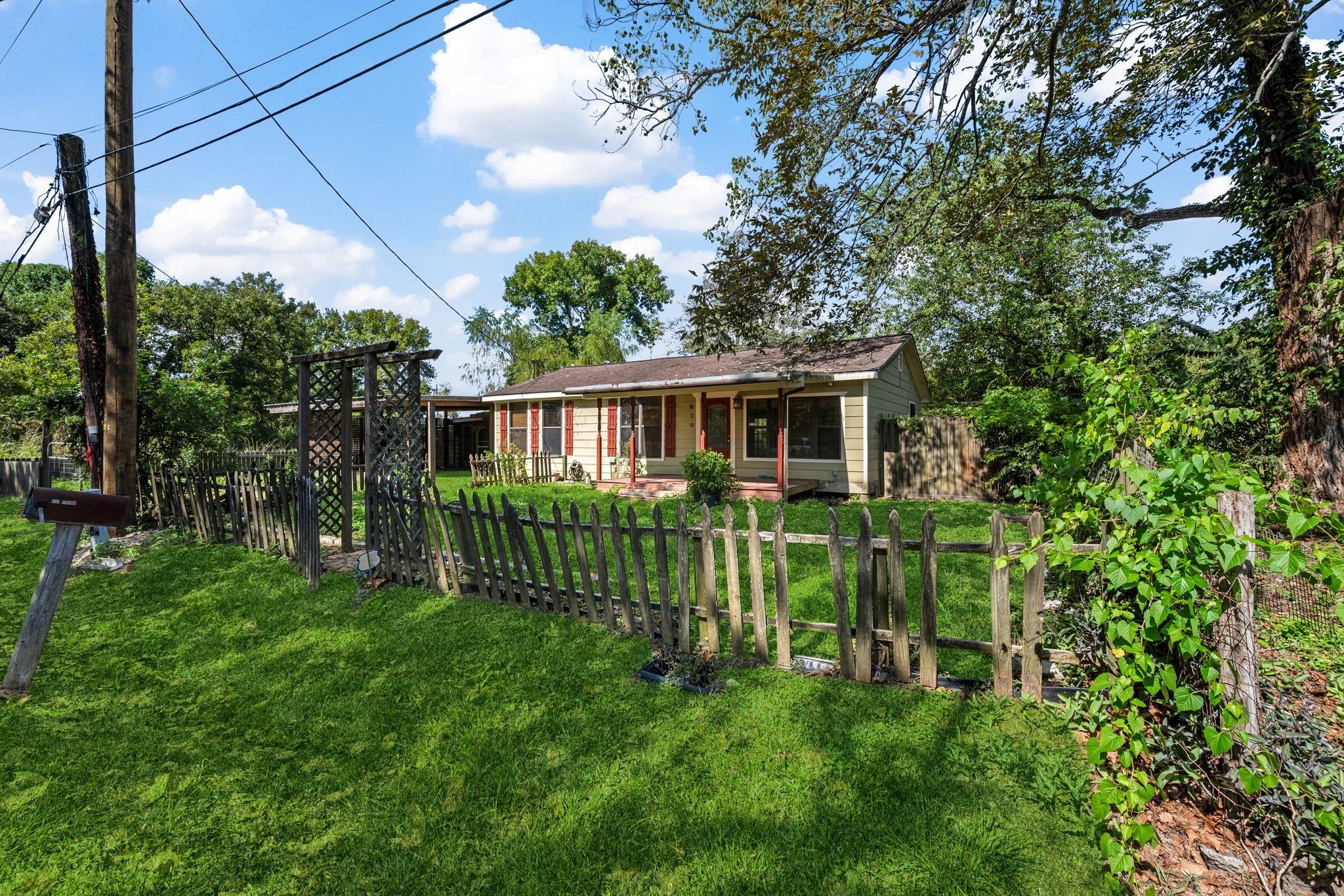 610 Edgar Street — photo