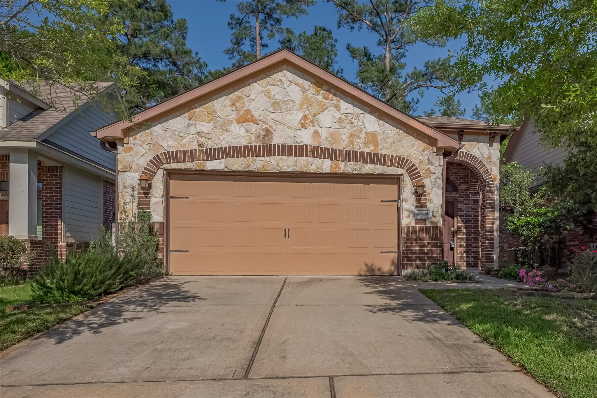 25134 Alina Lane — photo