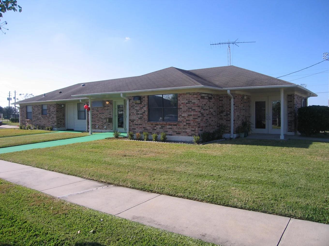 1207 Miracle Dr — photo
