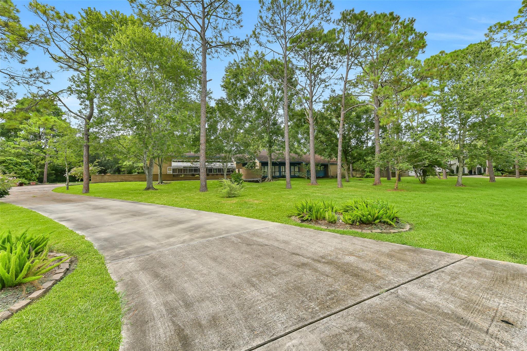 1102 Cowards Creek Drive — photo