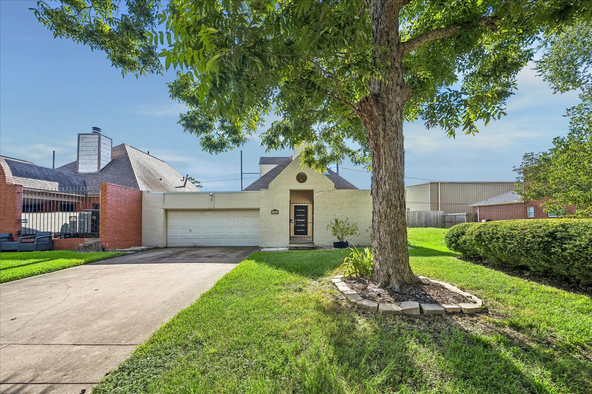 1715 Gingerleaf Lane — photo