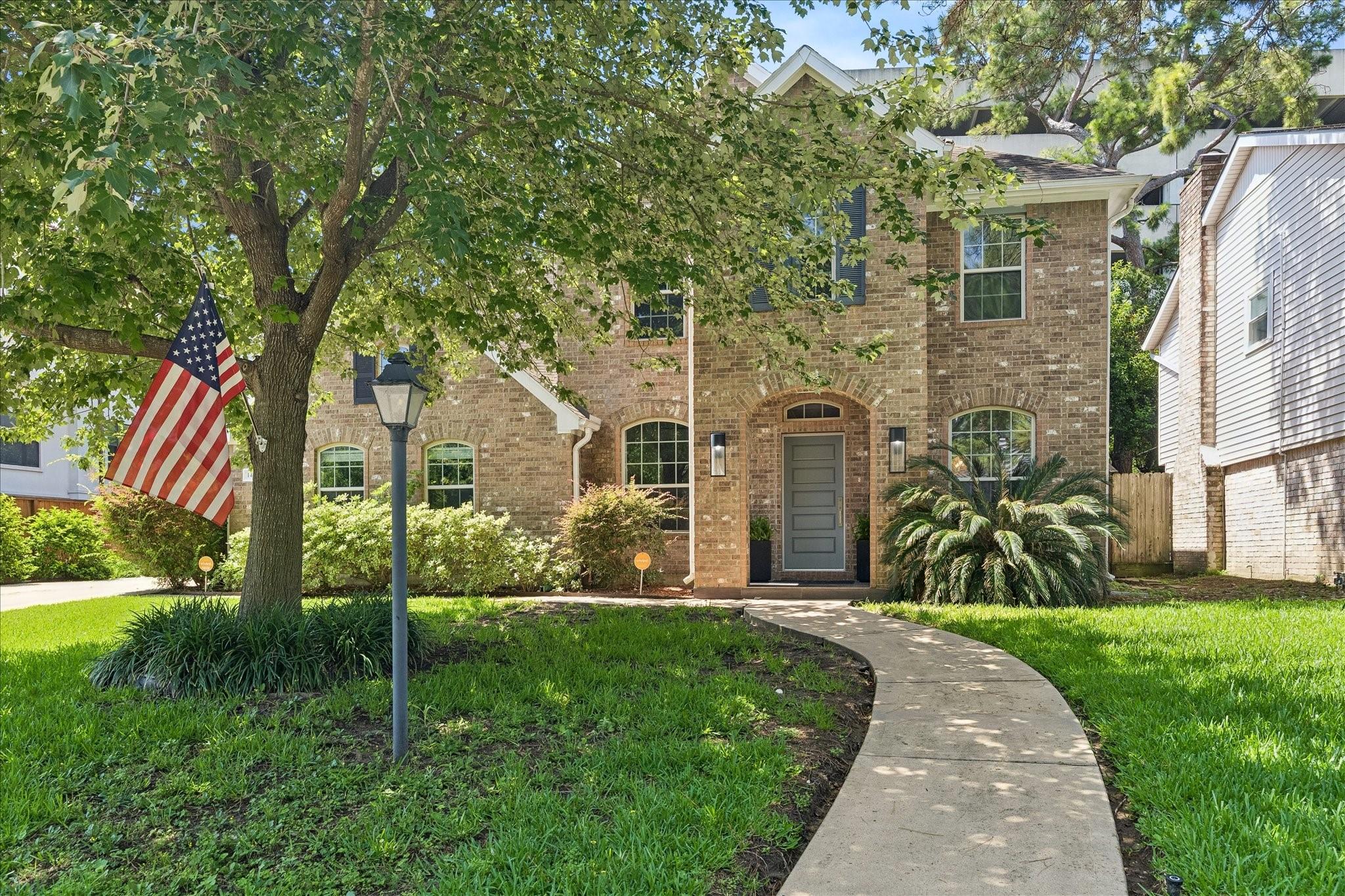 14855 Perthshire Road — photo