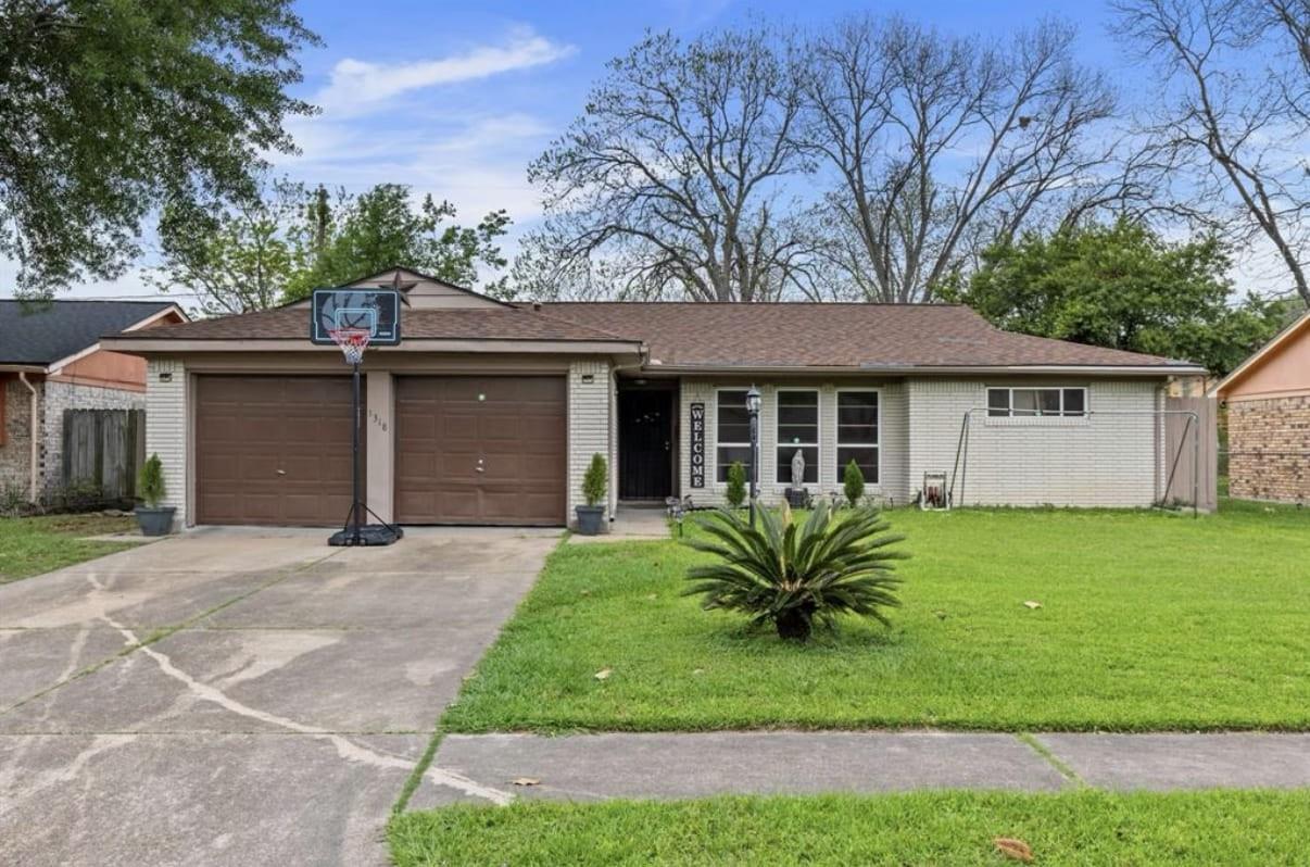 1318 Twinbrooke Drive — photo