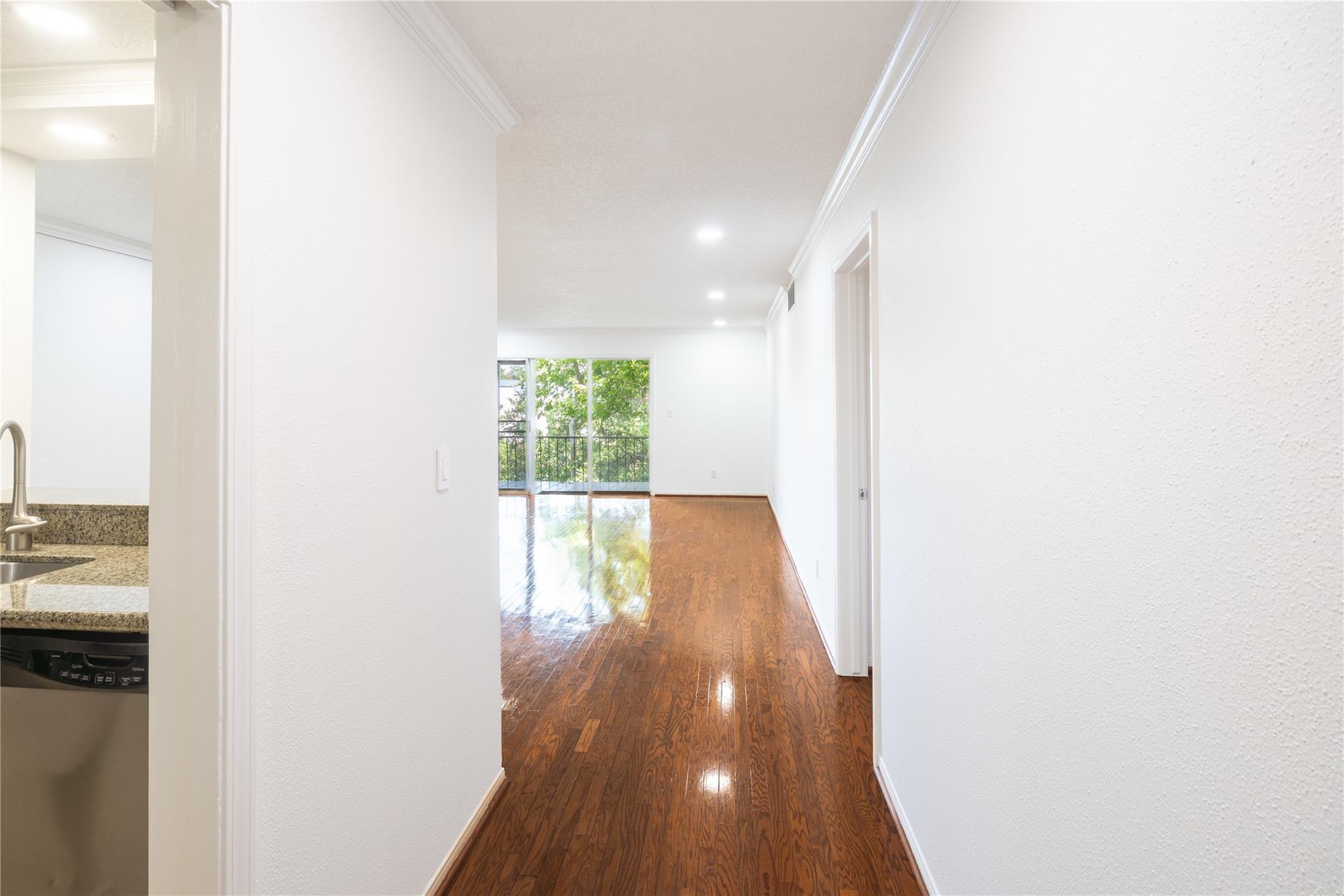 6521 Bayou Glen Road — photo