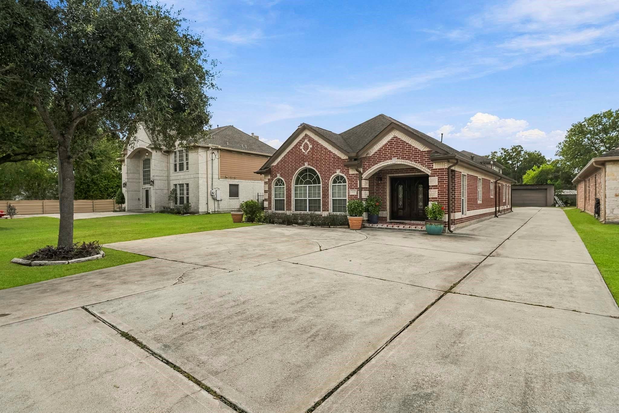 5627 Brookfield Drive — photo