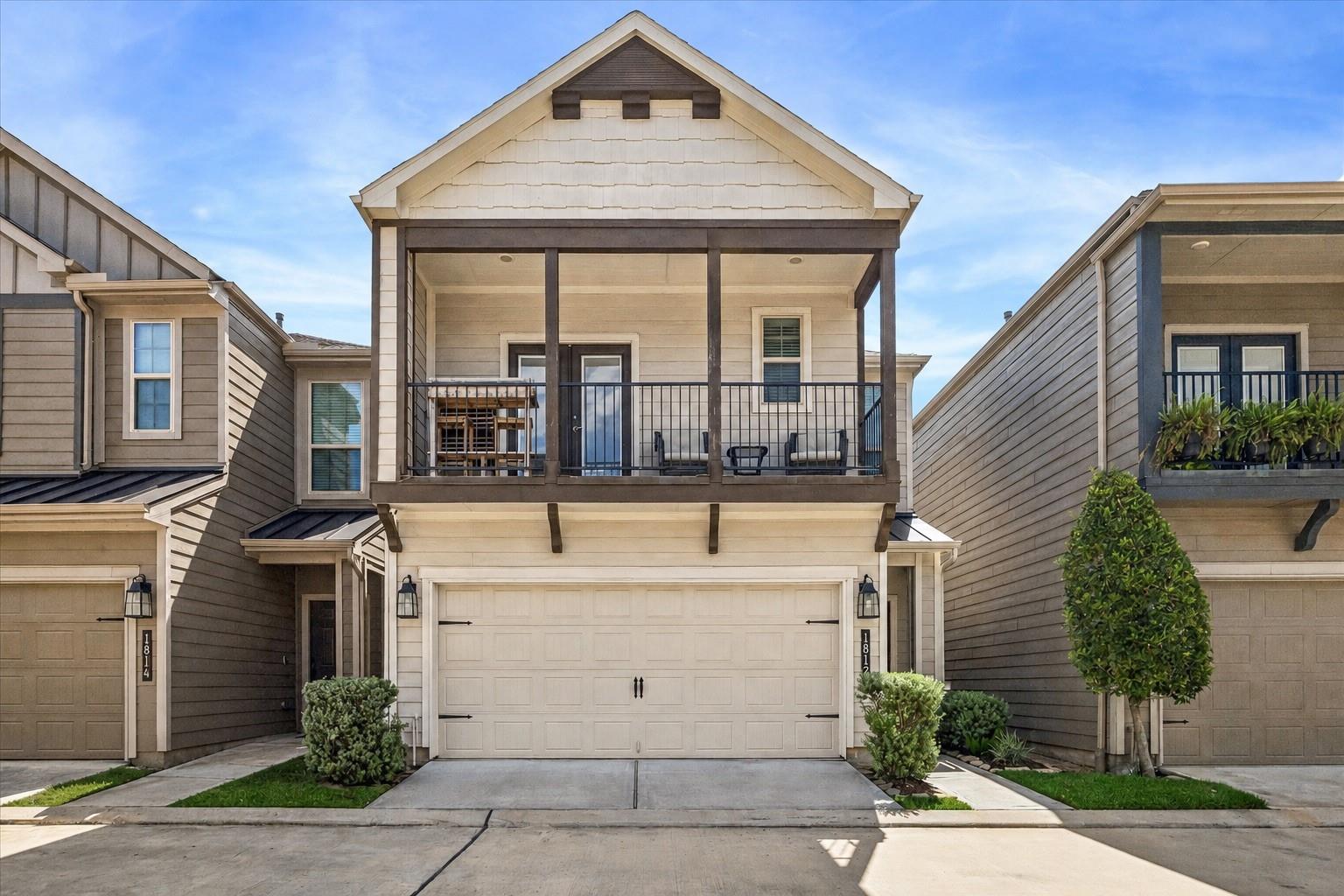 1812 Agoura Hills Drive — photo