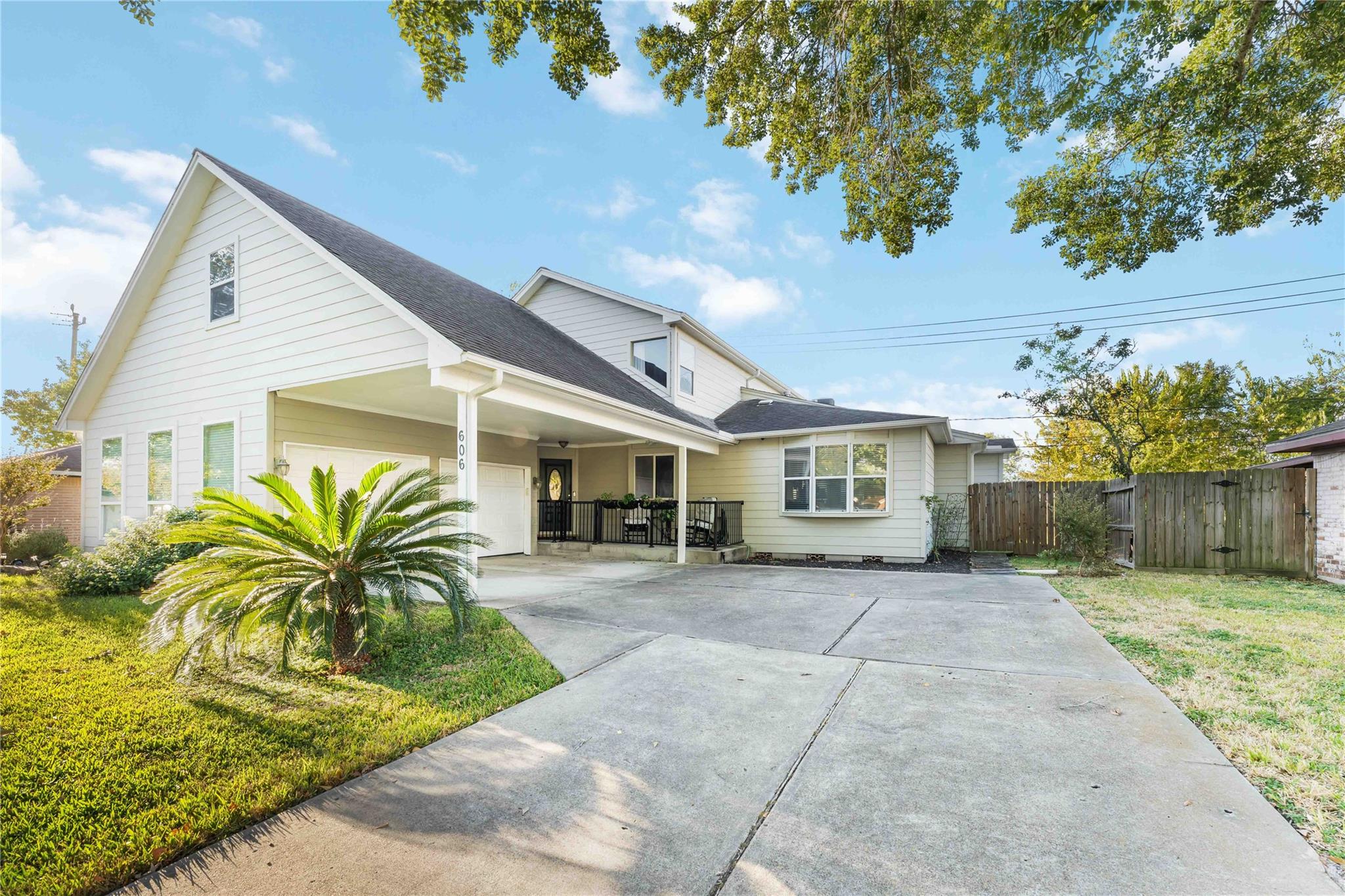 606 Packer Court — photo