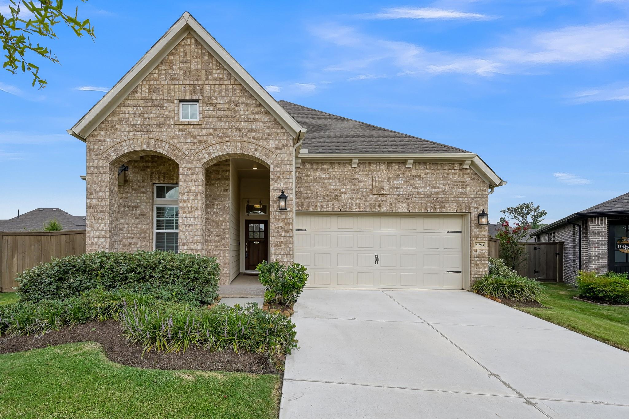 21914 Lake Whitney Court — photo