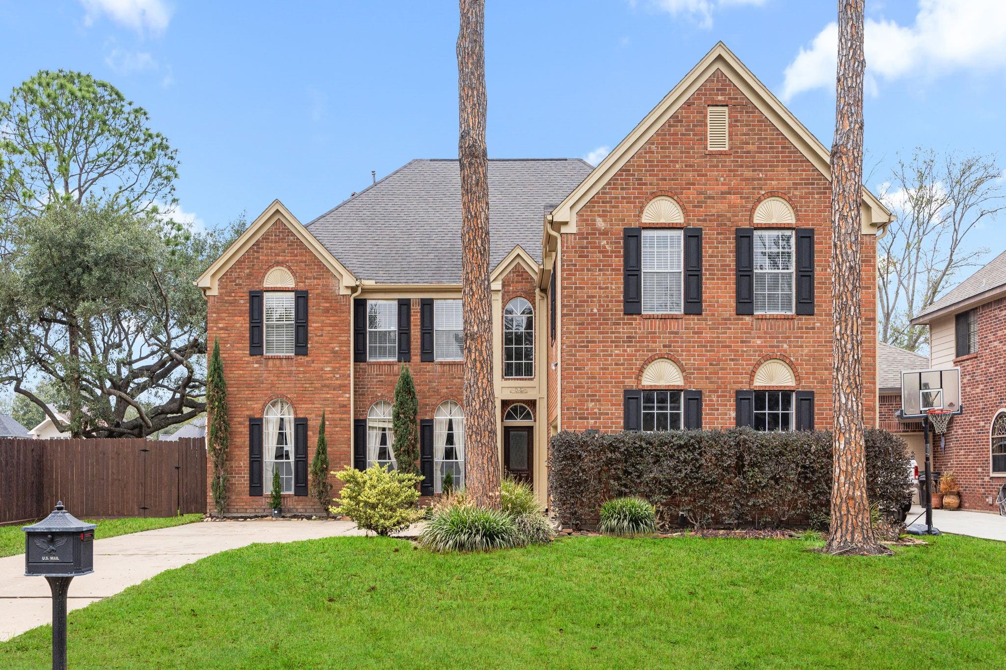 7915 Capri Circle — photo