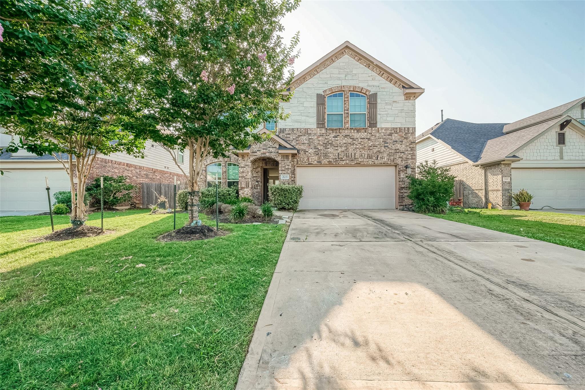 223 Sintra Lake Way — photo