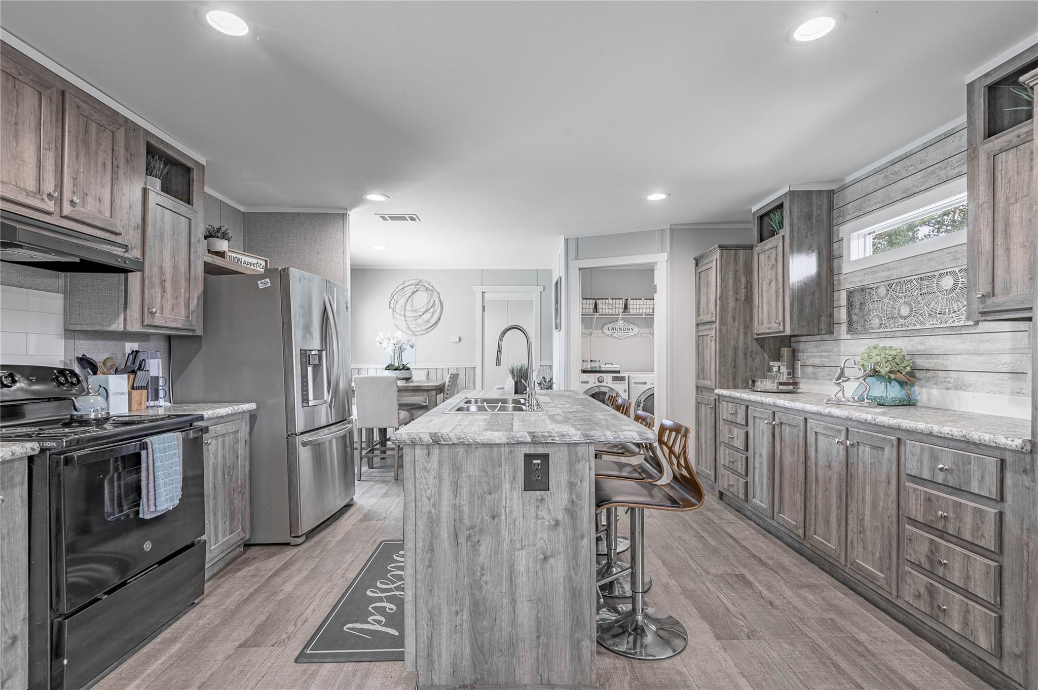 844 Harbor Point Drive — photo