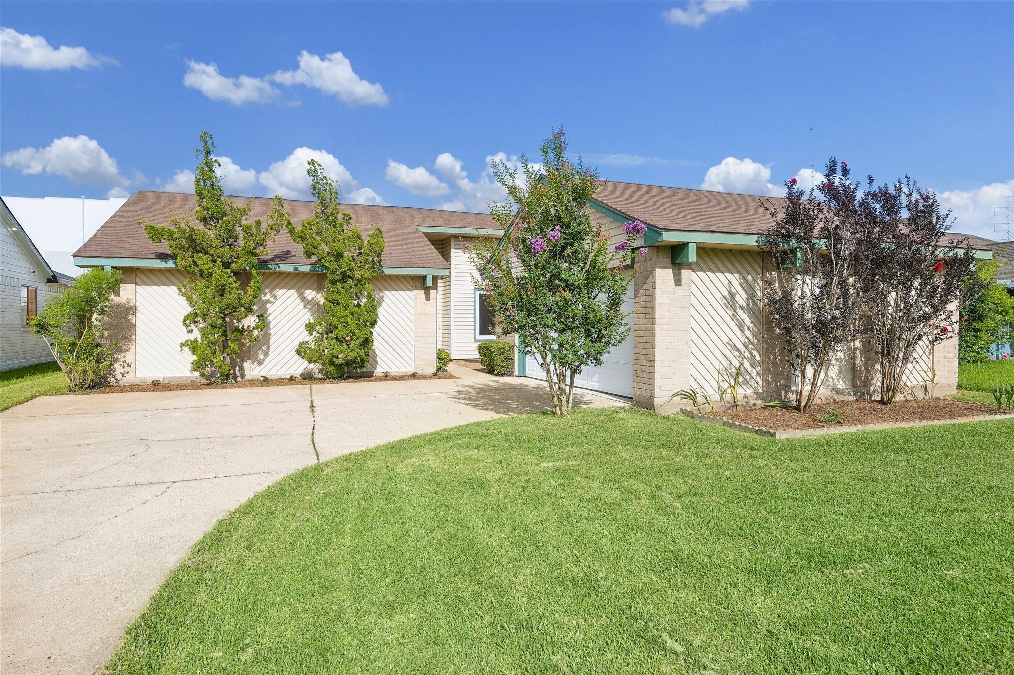 16819 Quail Crest Court — photo